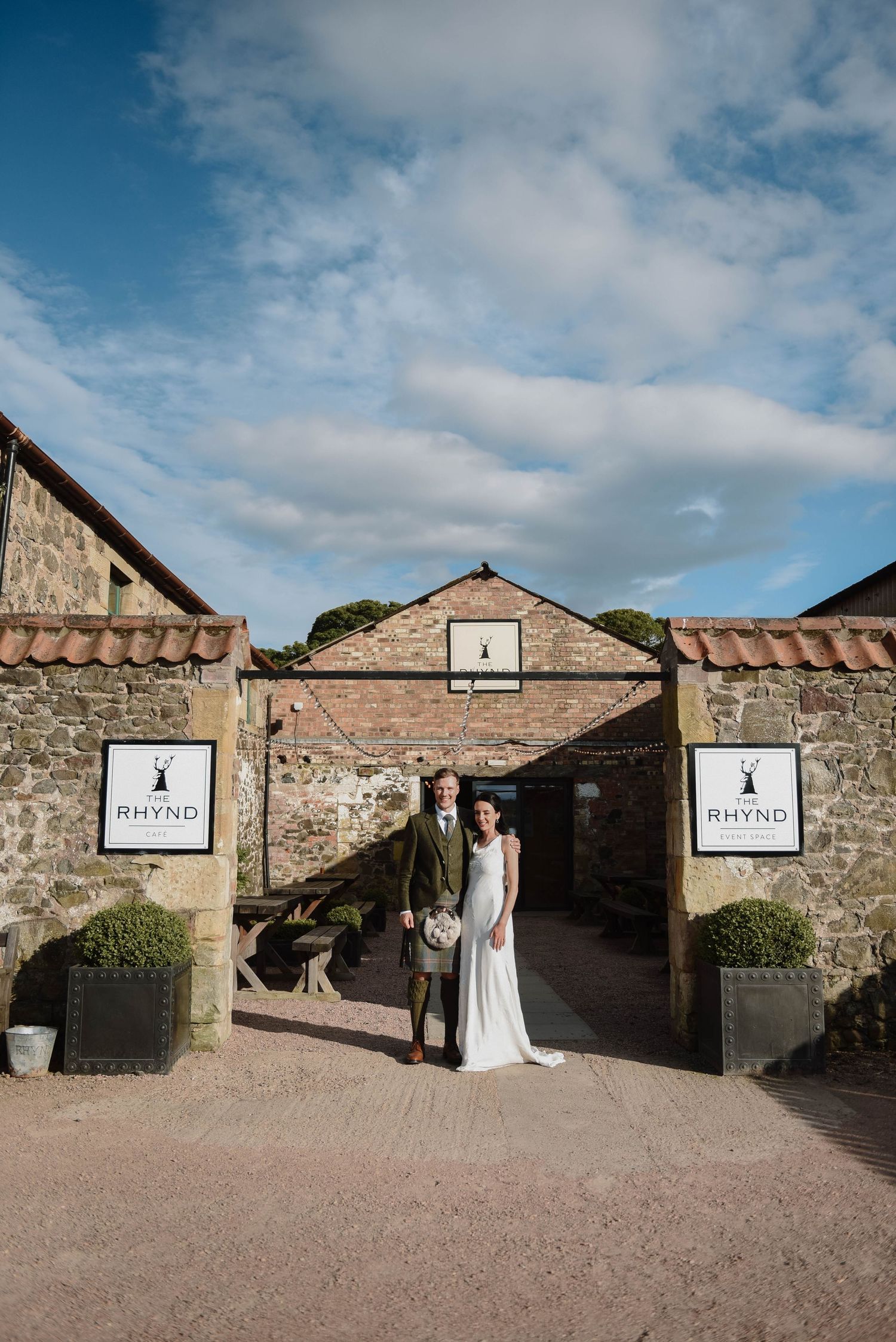 Documentary Editorial Wedding Photographer based in Scotland, Dundee, Edinburgh, Glasgow,
Rhynd Wedding
