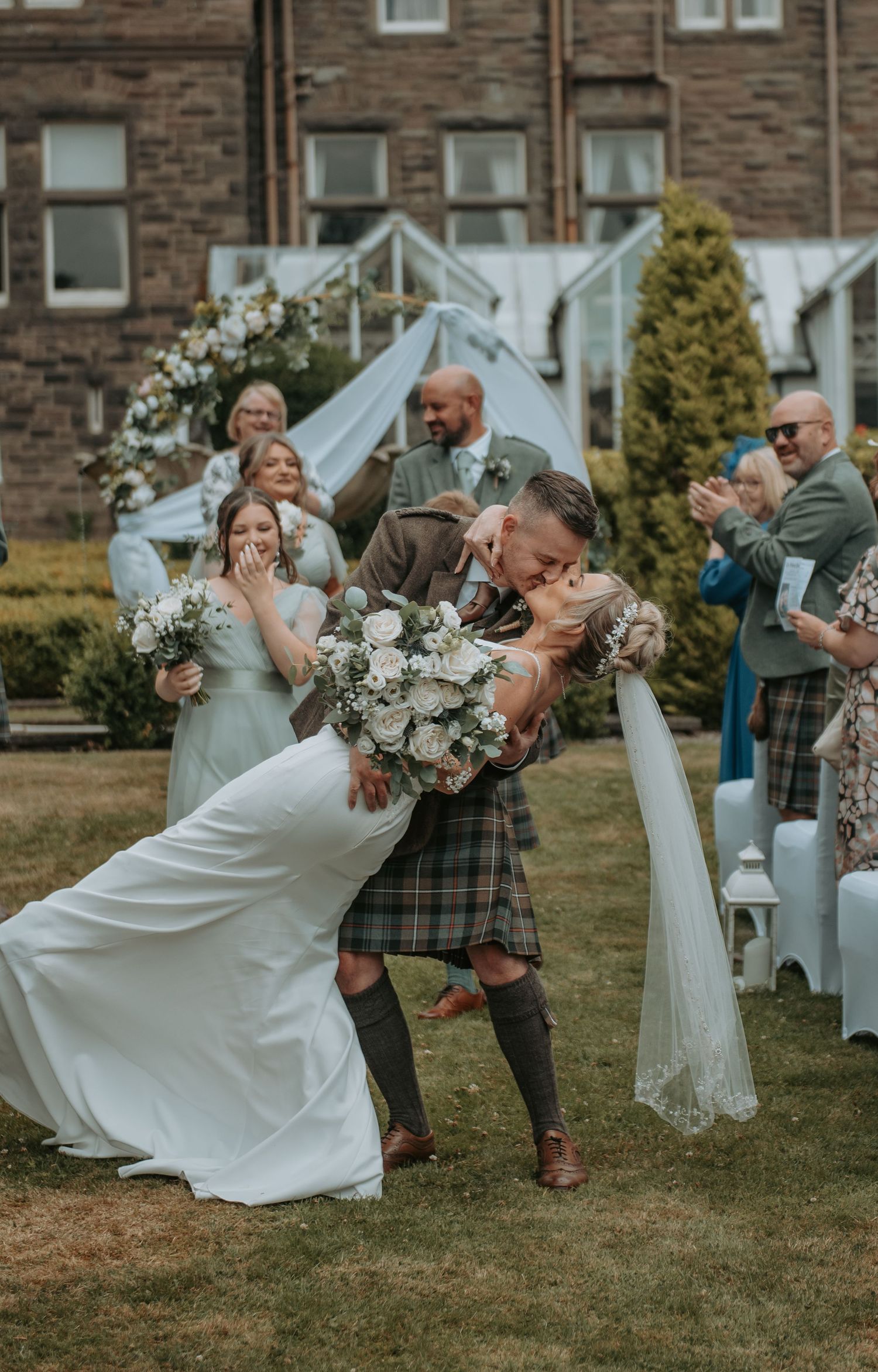 Family and Wedding Photographer Based in Scotland Dundee
Affordable, relaxed and heartfelt photography with a personal touch