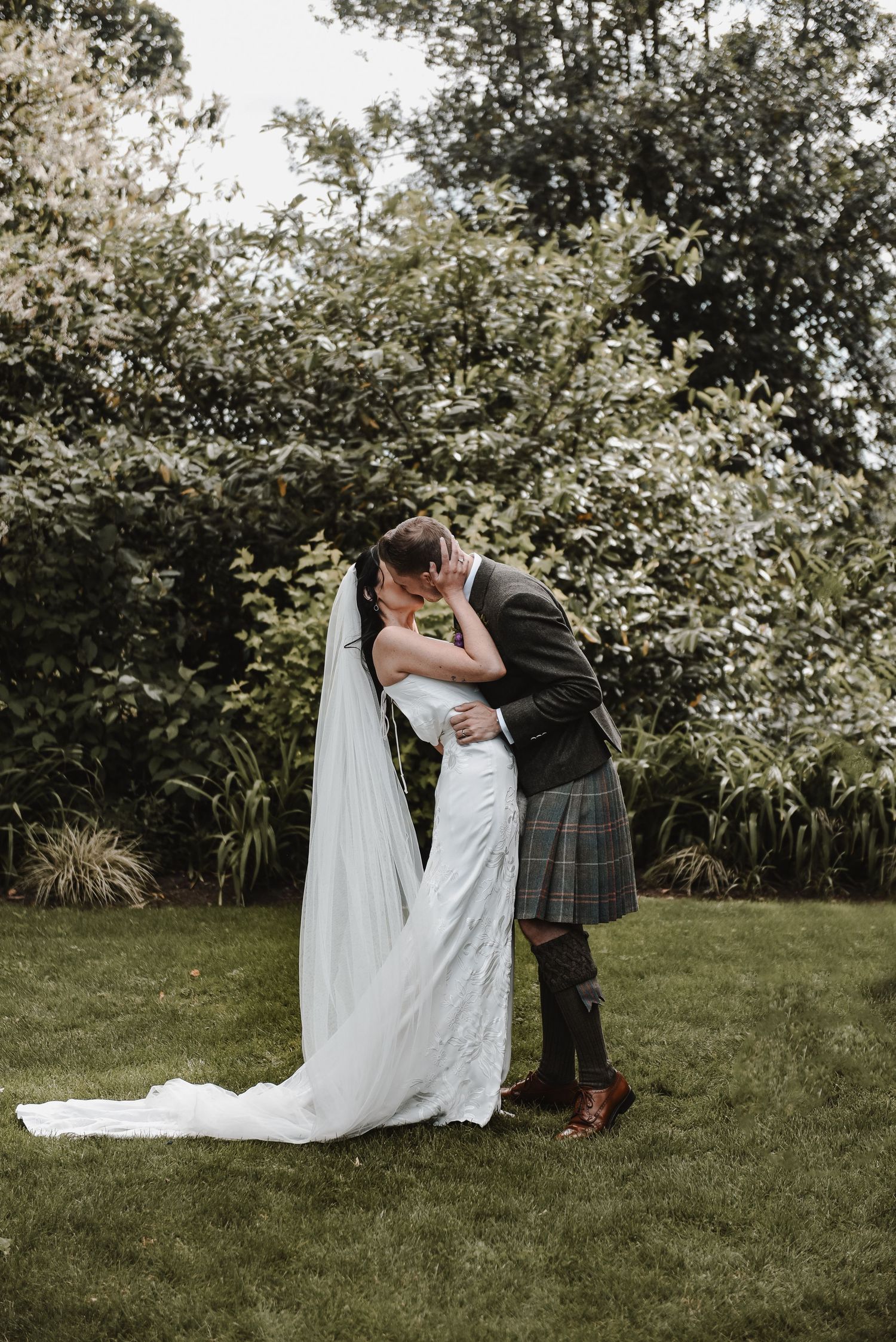 Family and Wedding Photographer Based in Scotland Dundee
Affordable, relaxed and heartfelt photography with a personal touch