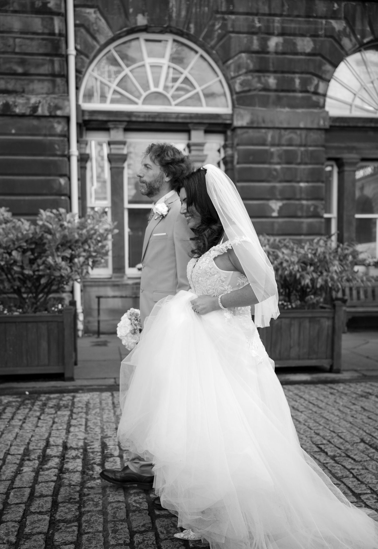 Documentary Editorial Wedding Photographer based in Scotland, Dundee, Edinburgh, Glasgow
Edinburgh City Chambers Wedding
