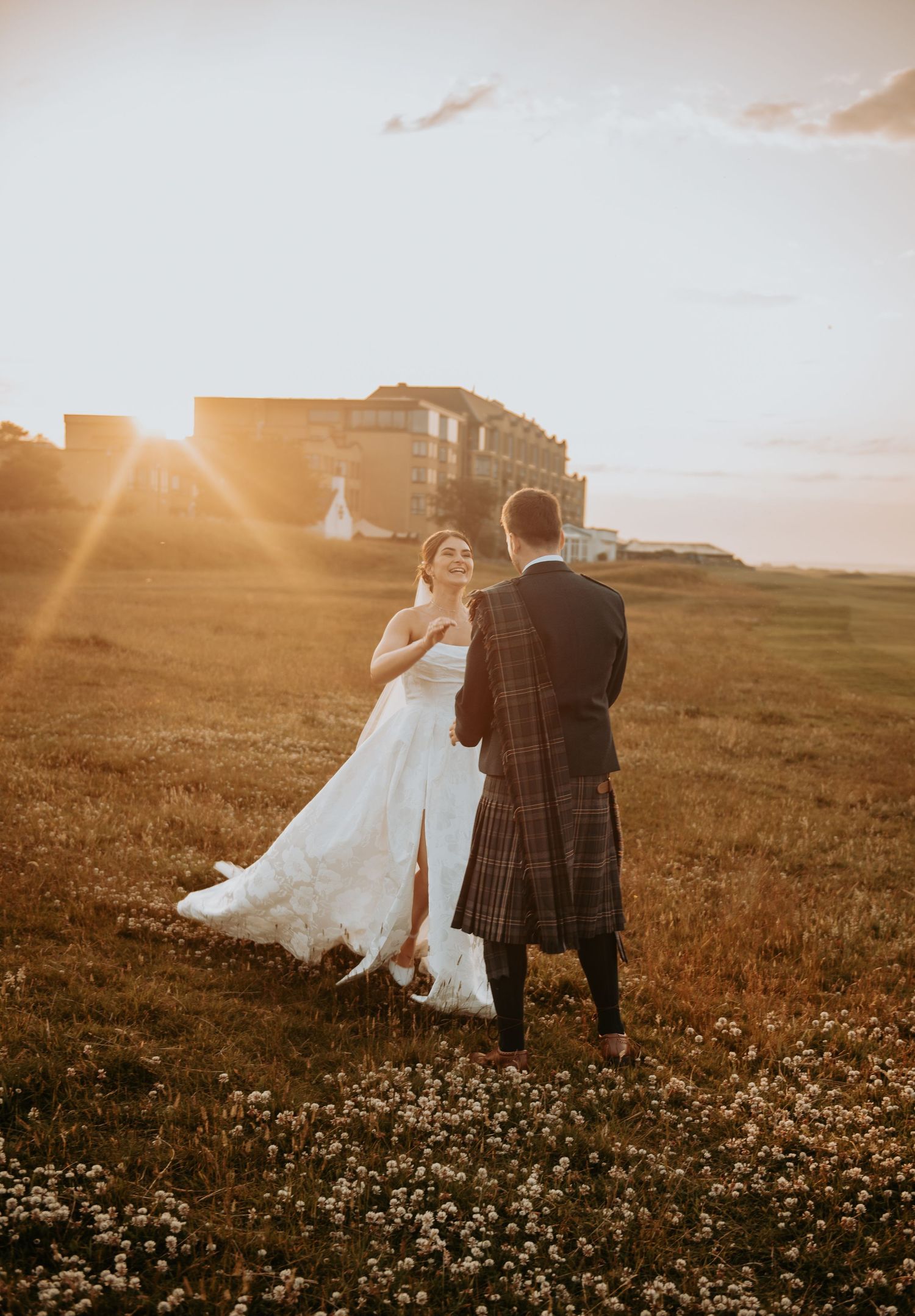 Family and Wedding Photographer Based in Scotland Dundee
Affordable, relaxed and heartfelt photography with a personal touch