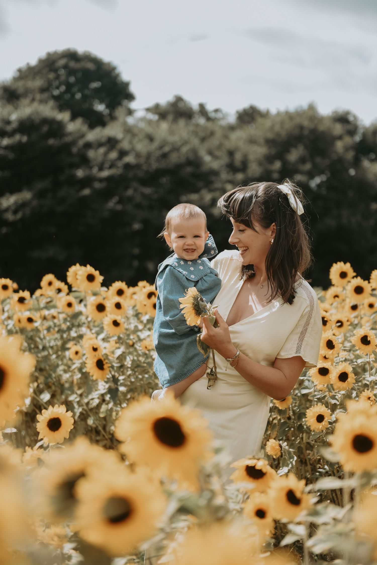 Family and Wedding Photographer Based in Scotland Dundee
Affordable, relaxed and heartfelt photography with a personal touch