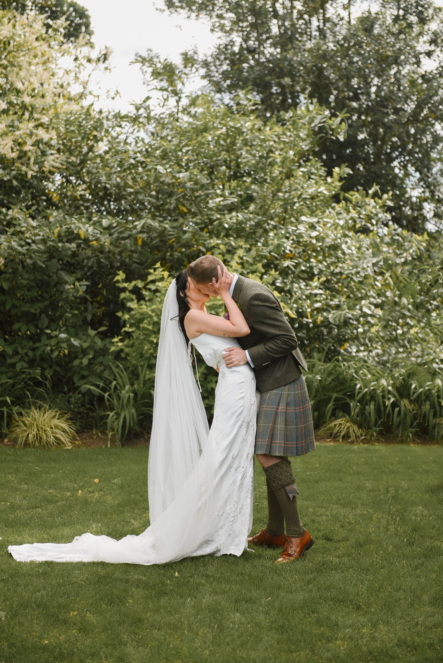 Documentary Editorial Wedding Photographer based in Scotland, Dundee, Edinburgh, Glasgow,
Rhynd Wedding