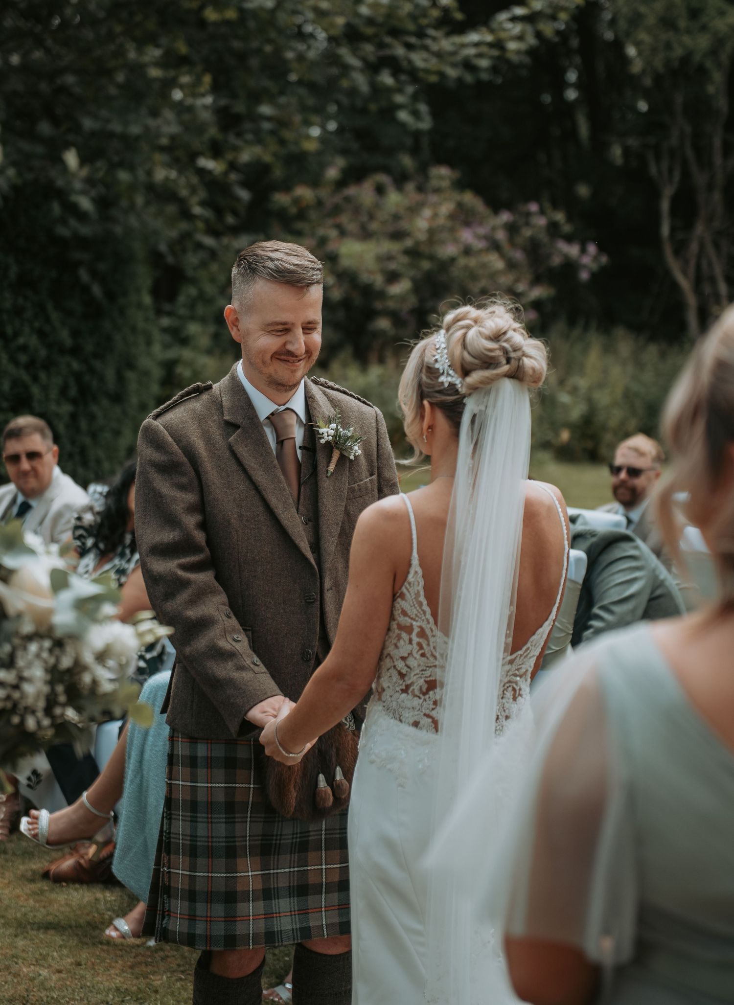 Family and Wedding Photographer Based in Scotland Dundee
Affordable, relaxed and heartfelt photography with a personal touch