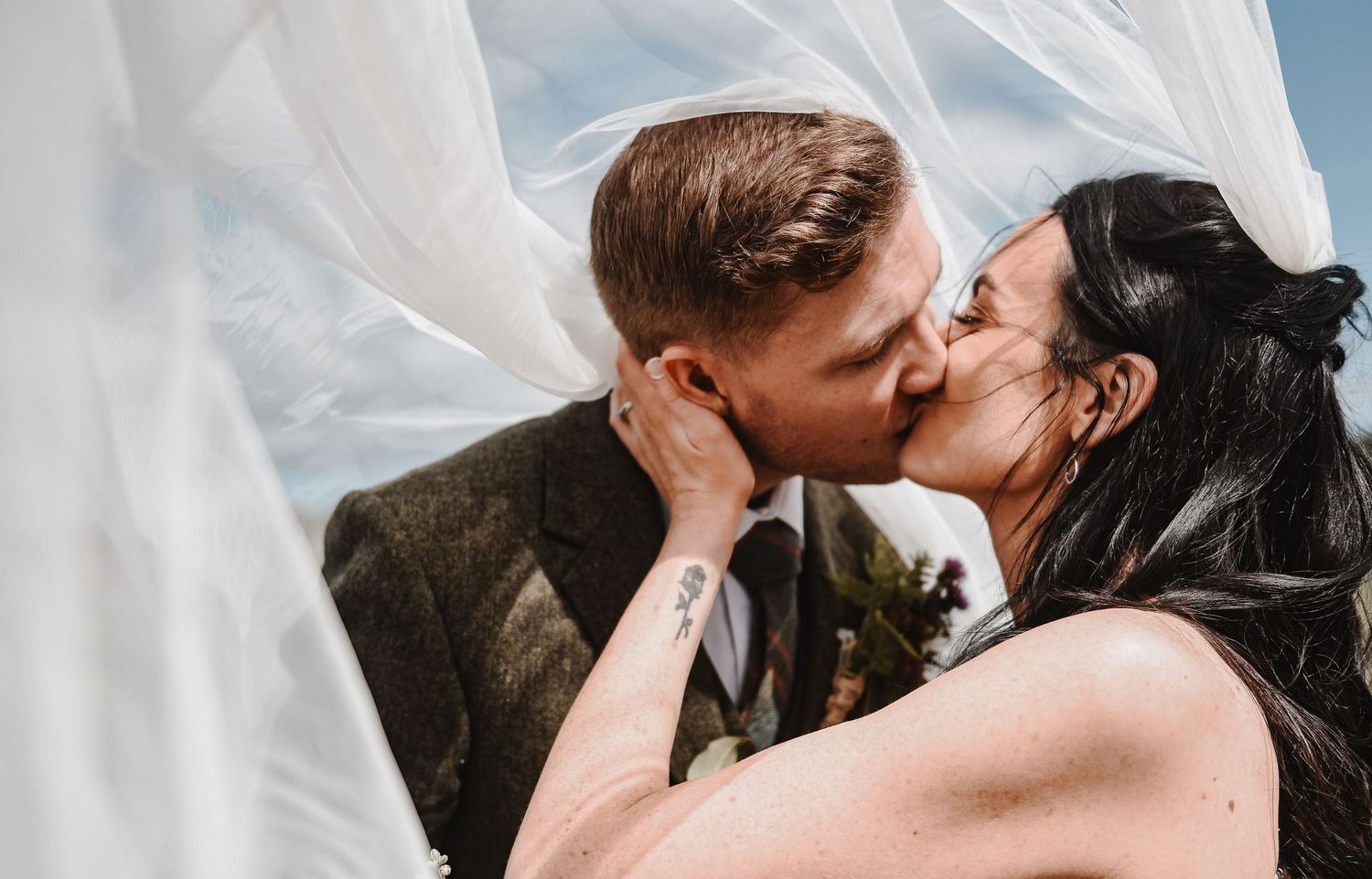 Family and Wedding Photographer Based in Scotland Dundee
Affordable, relaxed and heartfelt photography with a personal touch