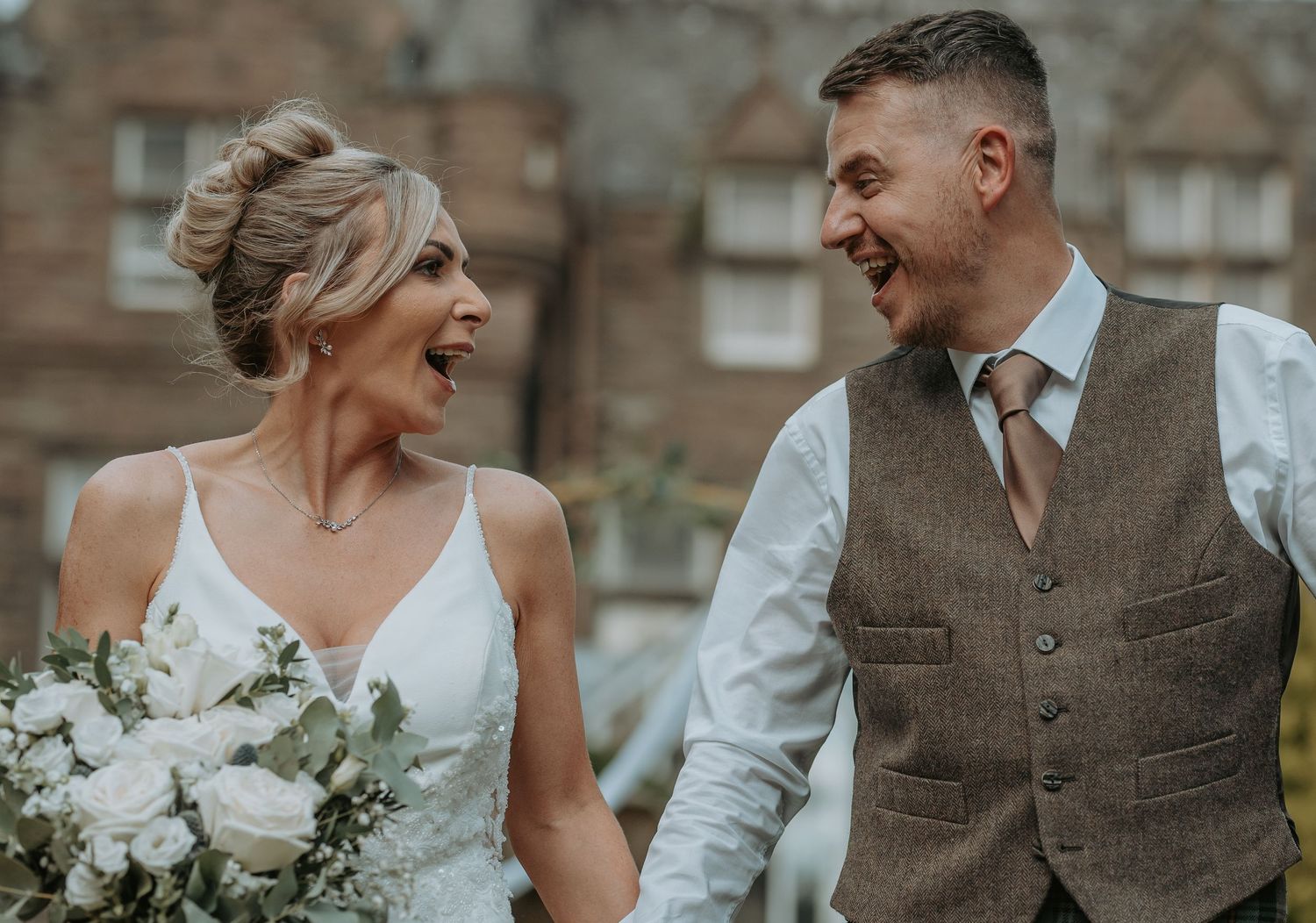 Family and Wedding Photographer Based in Scotland Dundee
Affordable, relaxed and heartfelt photography with a personal touch