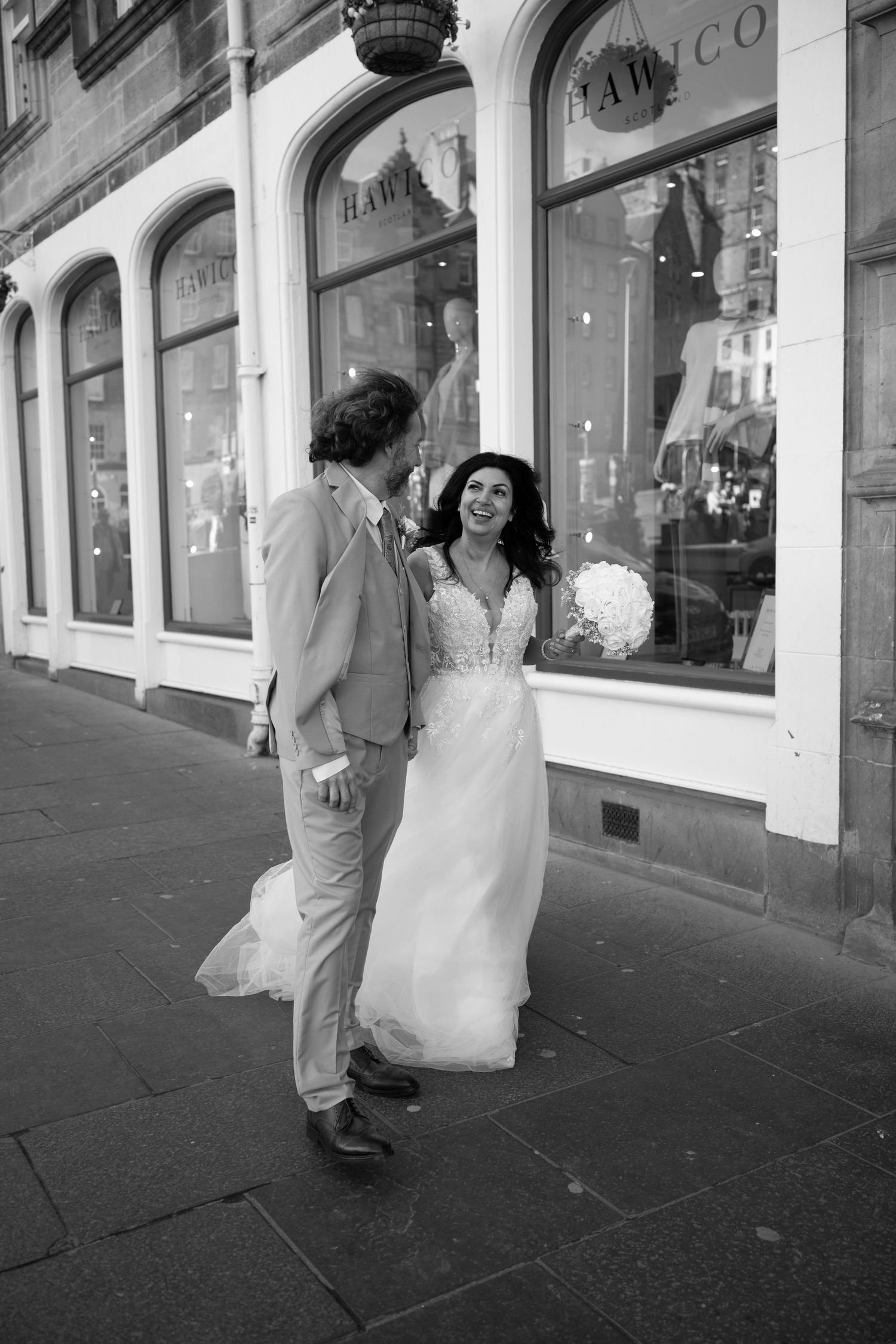Documentary Editorial Wedding Photographer based in Scotland, Dundee, Edinburgh, Glasgow
Edinburgh City Chambers Wedding