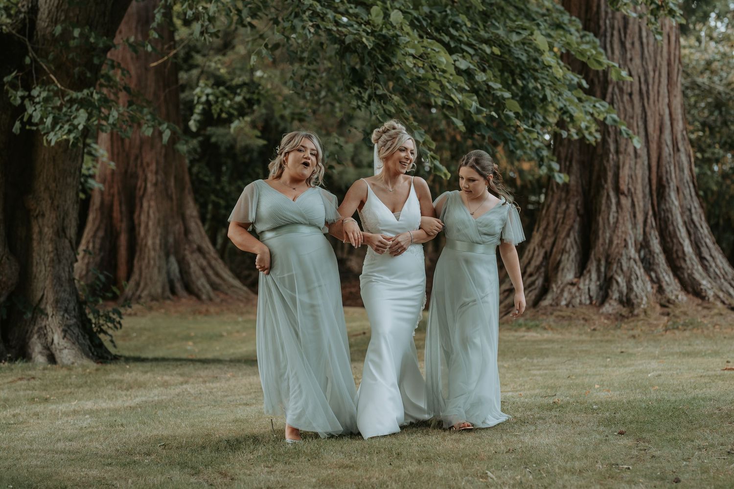 Family and Wedding Photographer Based in Scotland Dundee
Affordable, relaxed and heartfelt photography with a personal touch
