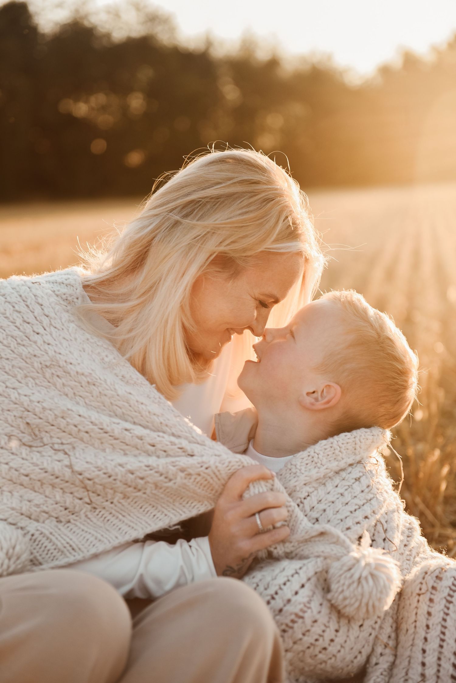 Family and Wedding Photographer Based in Scotland Dundee
Affordable, relaxed and heartfelt photography with a personal touch