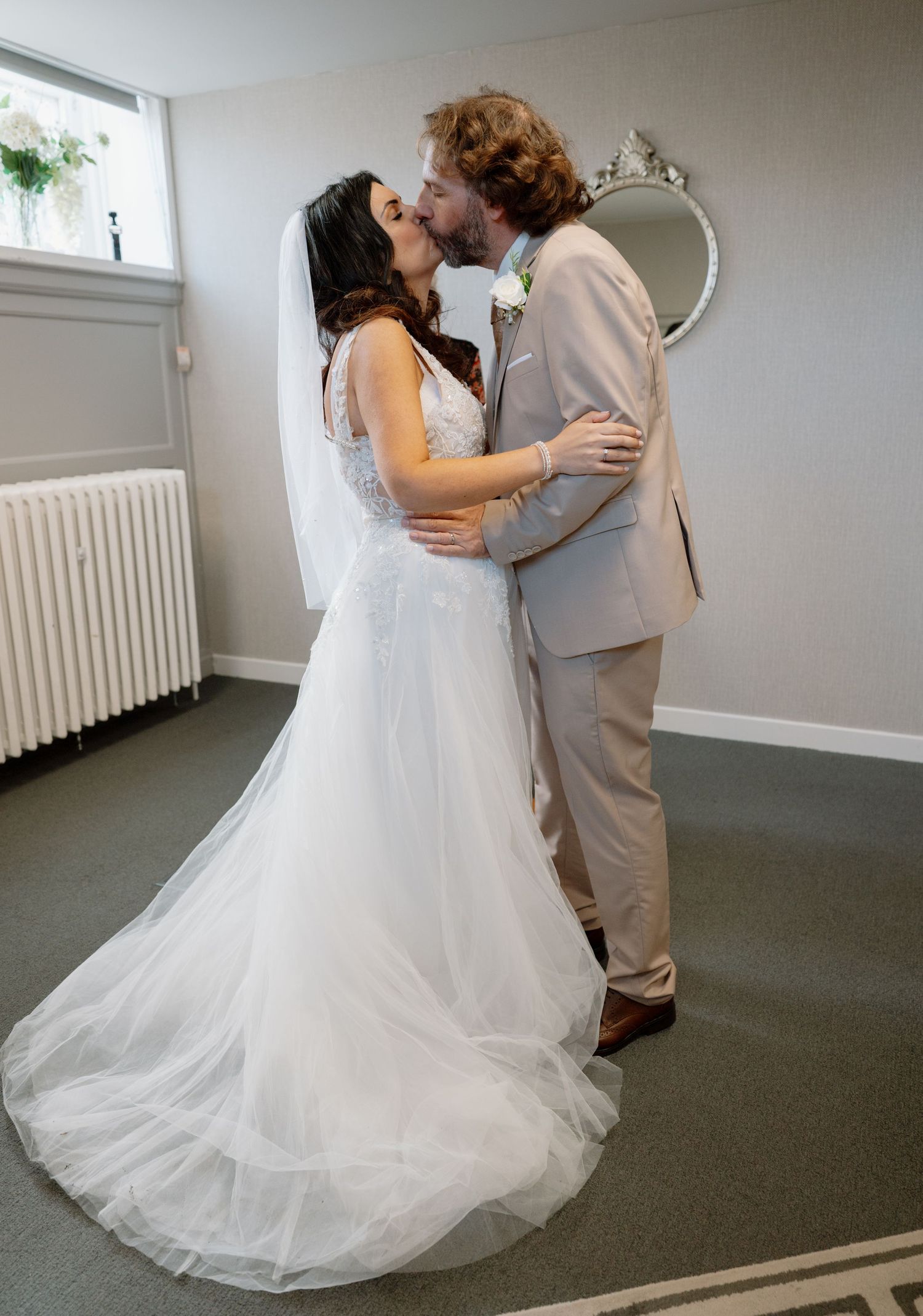 Documentary Editorial Wedding Photographer based in Scotland, Dundee, Edinburgh, Glasgow
Edinburgh City Chambers Wedding