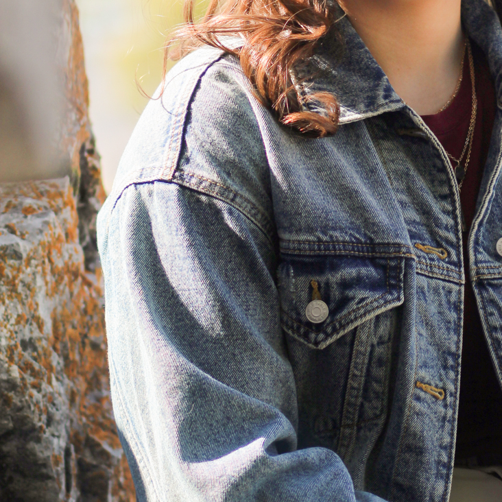 Detail image of a Montana Senior, close up to shoulder