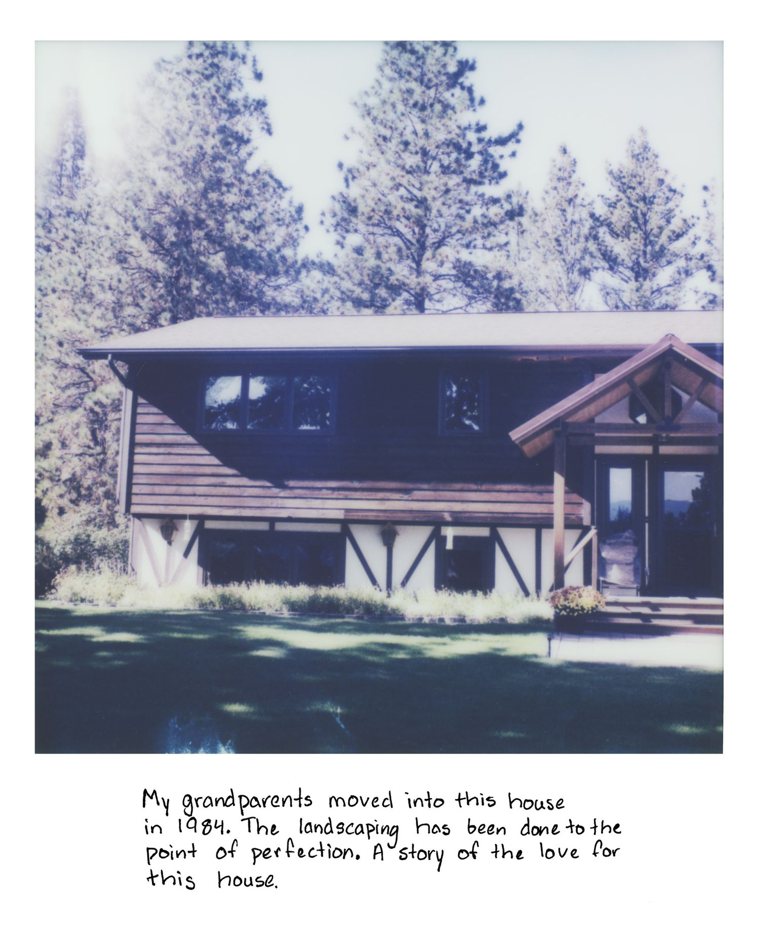 Sierrah Elizabeth Photography's senior exhibition project, a scanned polaroid image of her grandma's home.