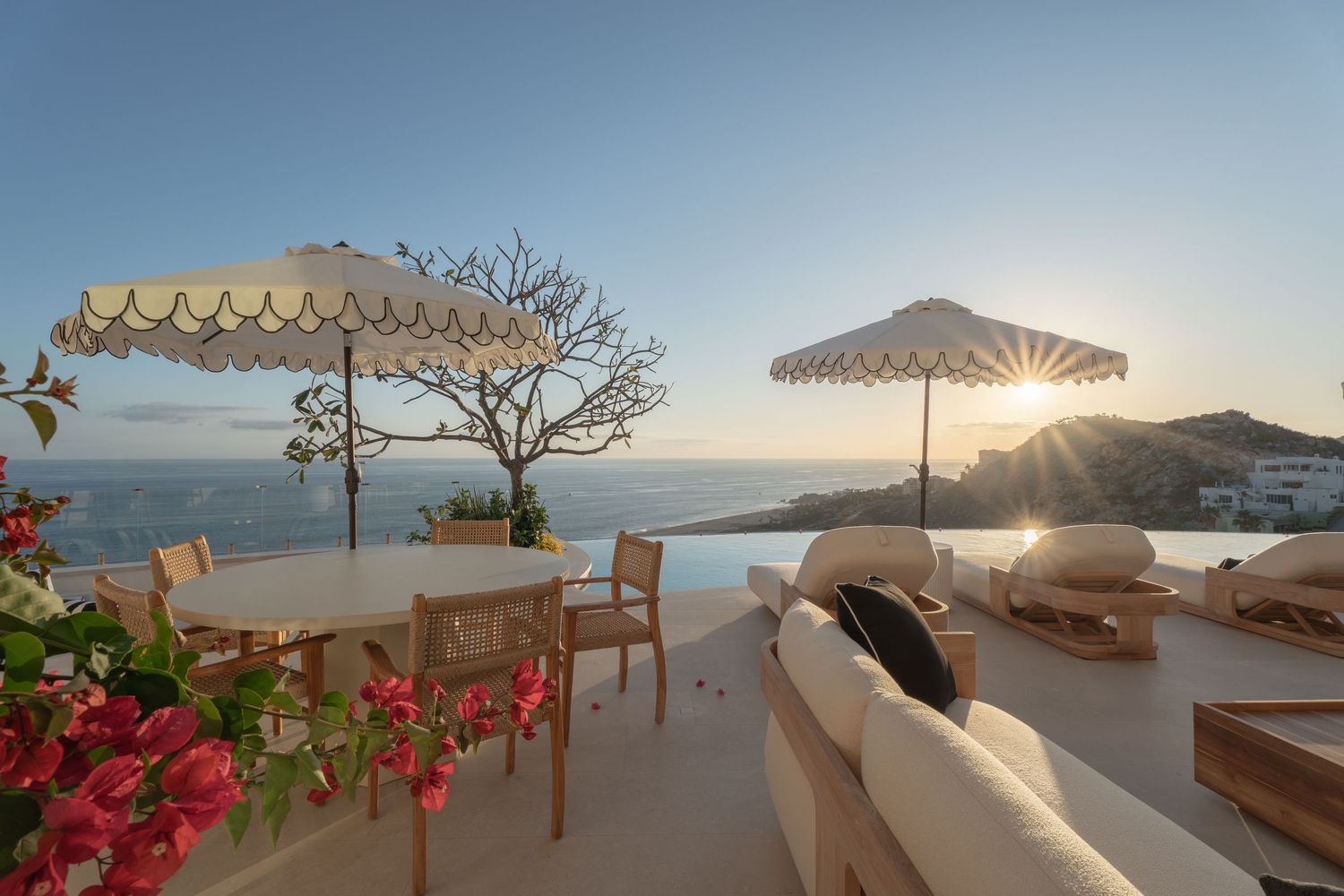 Luxury real estate photography, Los Cabos properties, ocean view homes, beachfront villas, modern architecture, high-end listings, resorts