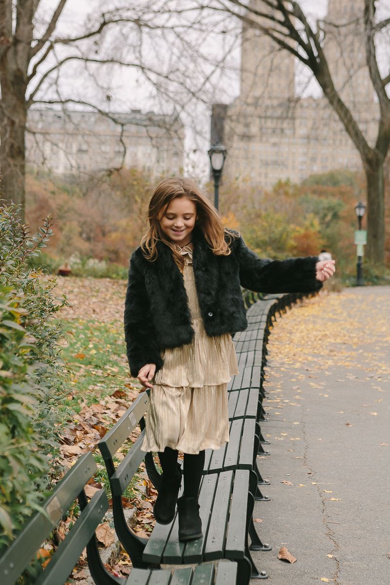 Holiday mini session NYC by Paula Brearley, capturing families in seasonal portraits for cards and gifts