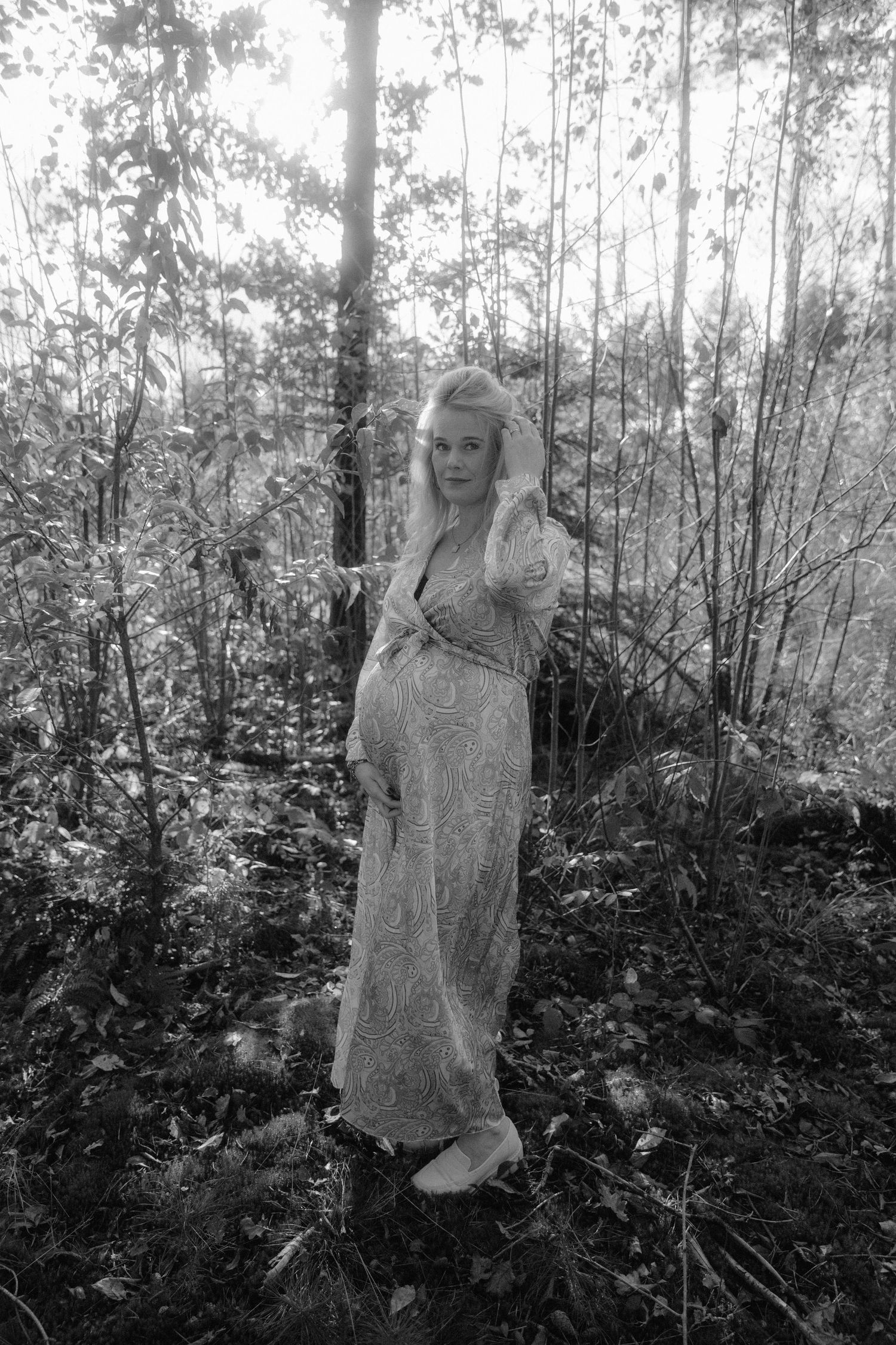 Zwangerschapsfotografie Almelo – liefdevolle babybuikshoot in natuurlijke stijl. Mommy to be shoot Almelo, Zwangerschapsshoot in Almelo