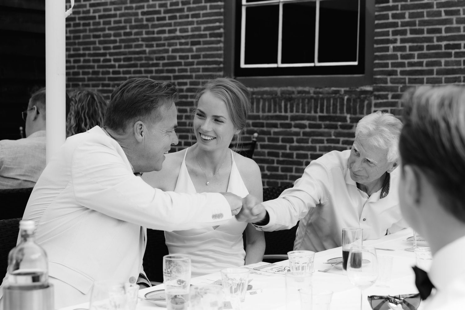 Trouwfotograaf Almelo Rochelli’s Fotografie voor romantische en spontane bruiloften in Almelo door trouwfotograaf Rochelli’s Fotografie