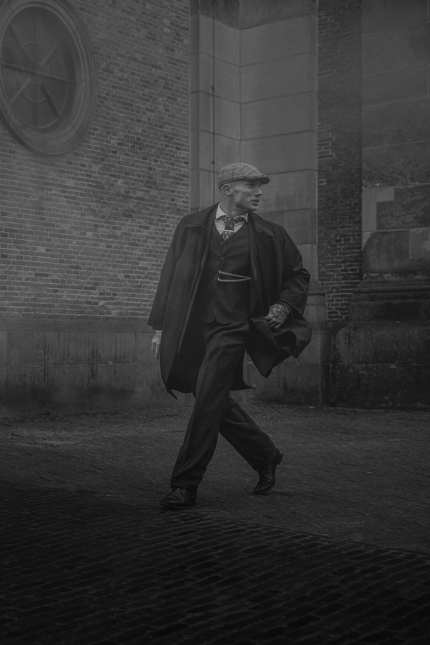 Peaky Blinders fotoshoot Almelo, stoere en stijlvolle vintage shoot in de sfeer van de jaren 20. Peaky Blinders shoot Twente, Themafotoshoot