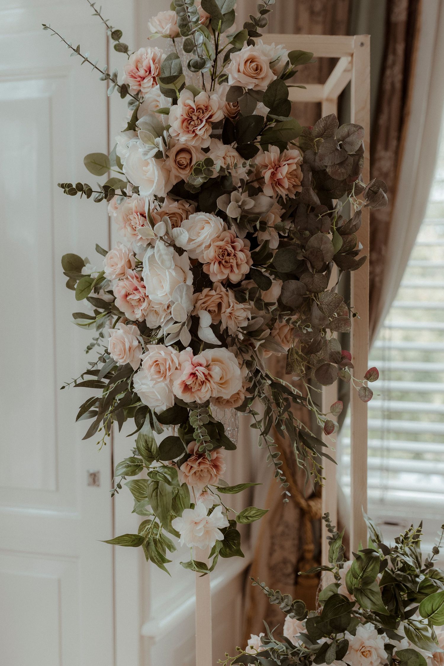 Romantische trouwfotograaf met natuurlijke en spontane stijl door trouwfotograaf Rochelli’s Fotografie