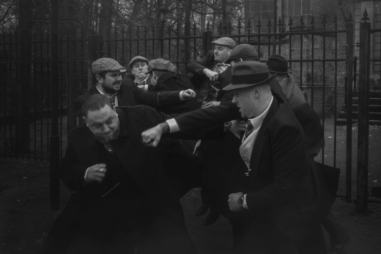 Peaky Blinders fotoshoot Almelo, stoere en stijlvolle vintage shoot in de sfeer van de jaren 20. Peaky Blinders shoot Twente, Themafotoshoot