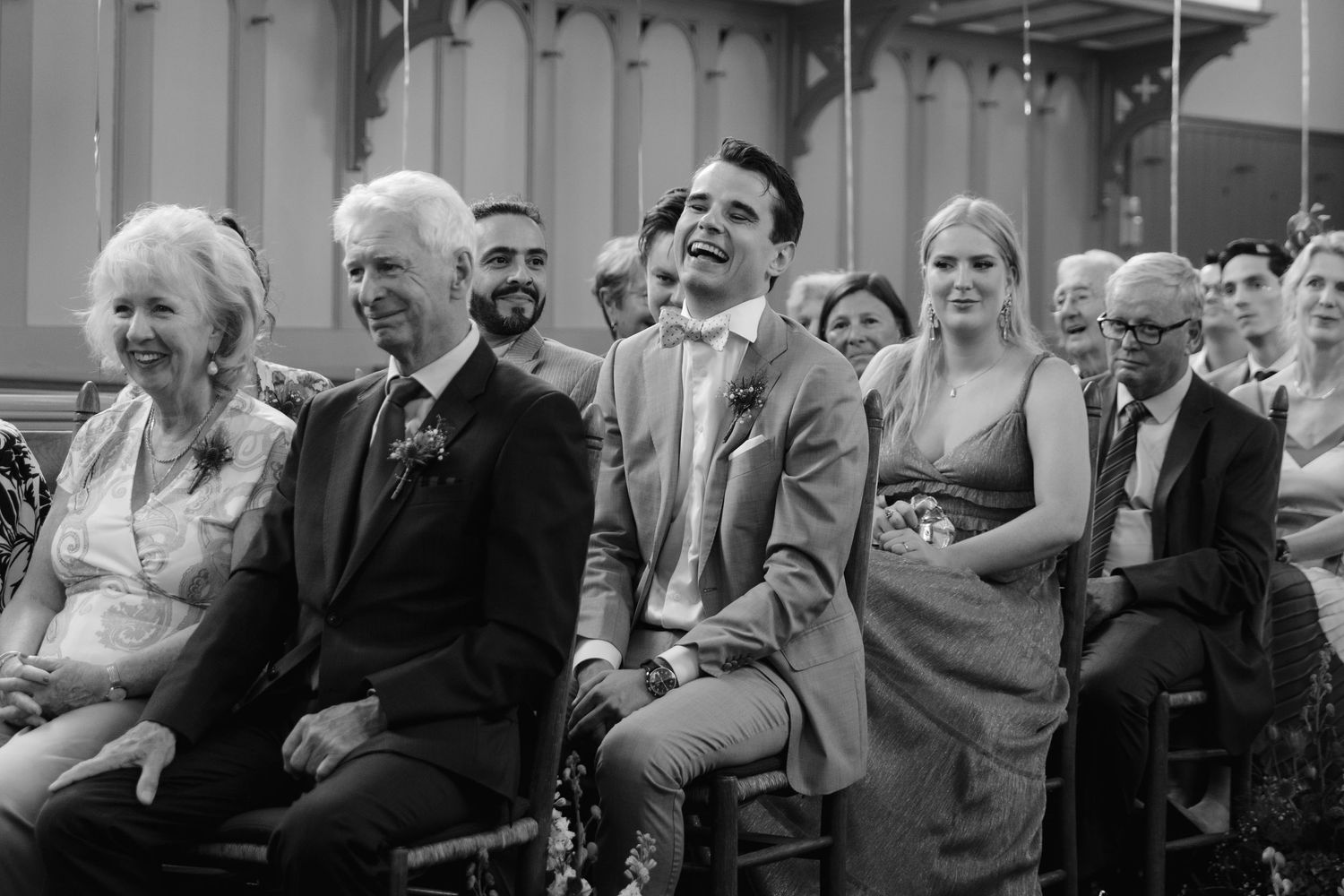 Professionele trouwfotograaf Almelo voor tijdloze trouwreportages vol liefde en sfeer gemaakt door Rochelli's fotografie