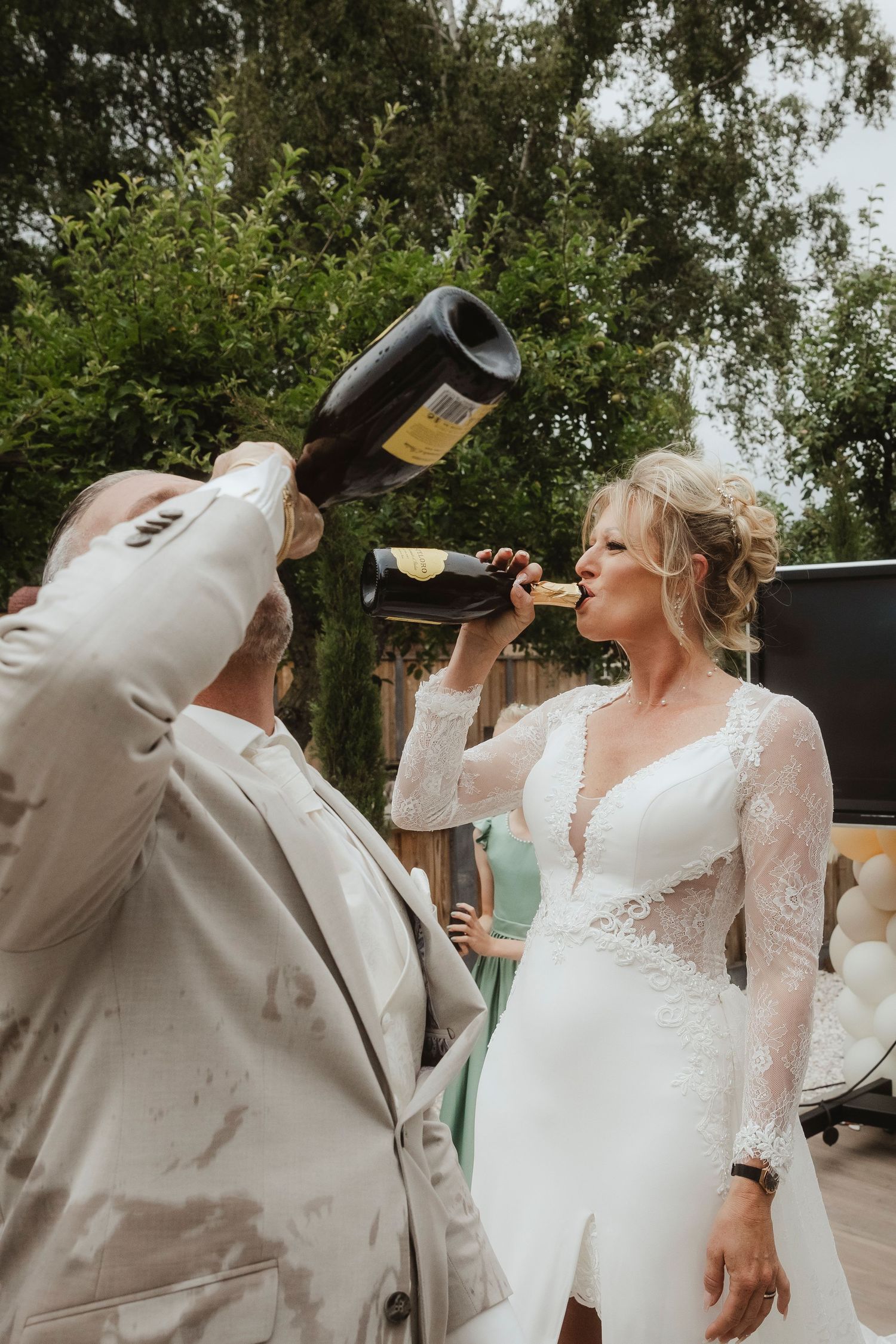 Trouwfotografie door Rochelli’s Fotografie in Almelo met romantische en spontane momenten