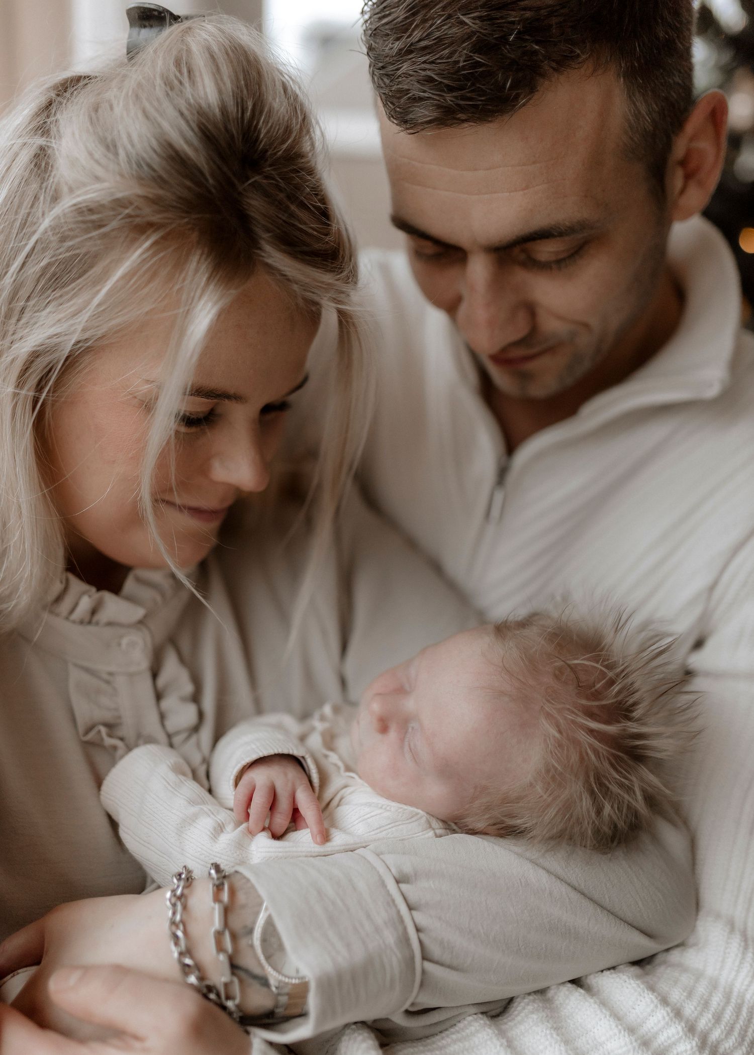Newborn fotograaf Almelo, liefdevolle en zachte fotoshoot van je pasgeboren baby. Newborn shoot Almelo, Pasgeboren fotoshoot Almelo Baby