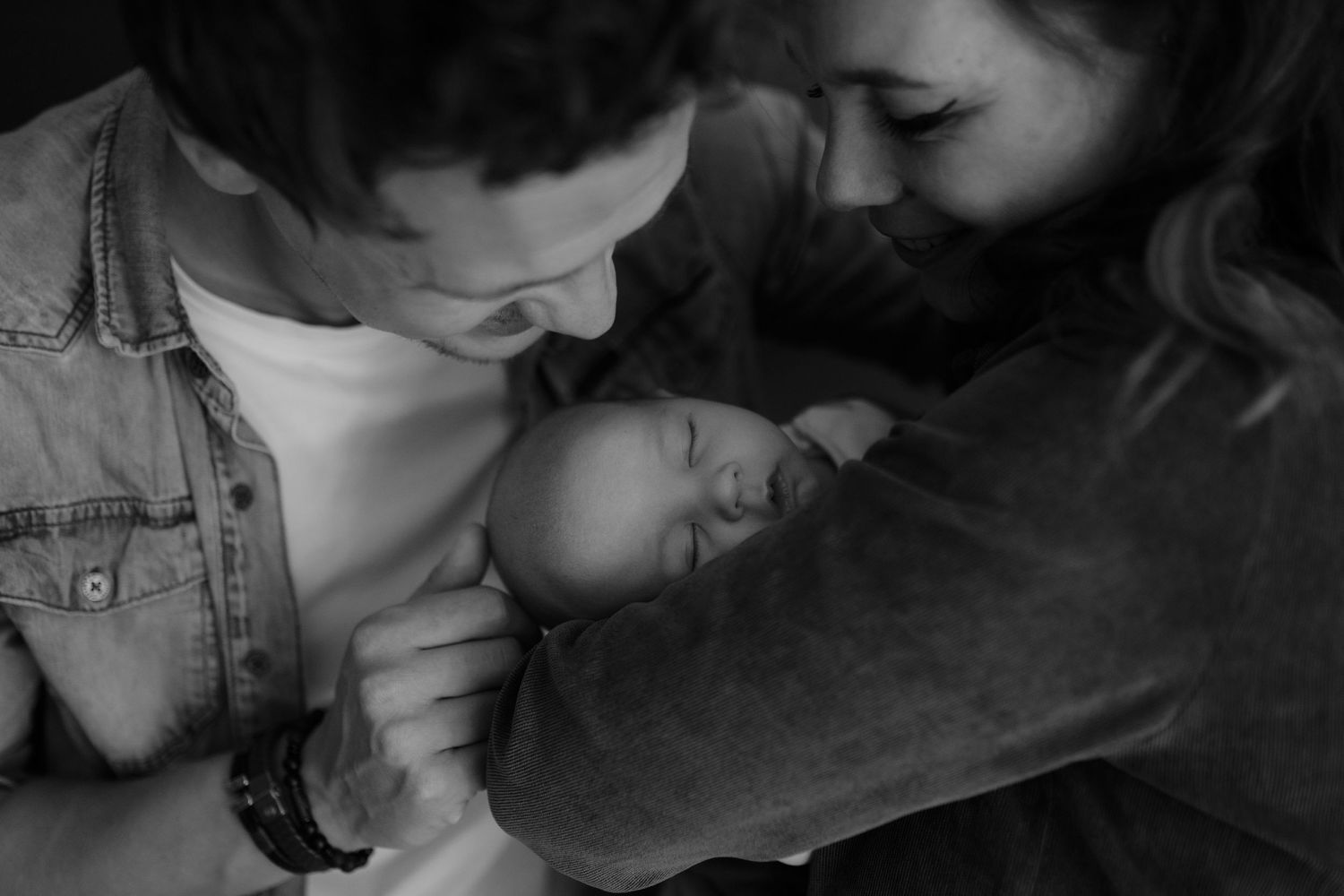 Newborn fotograaf Almelo, liefdevolle en zachte fotoshoot van je pasgeboren baby. Newborn shoot Almelo, Pasgeboren fotoshoot Almelo Baby