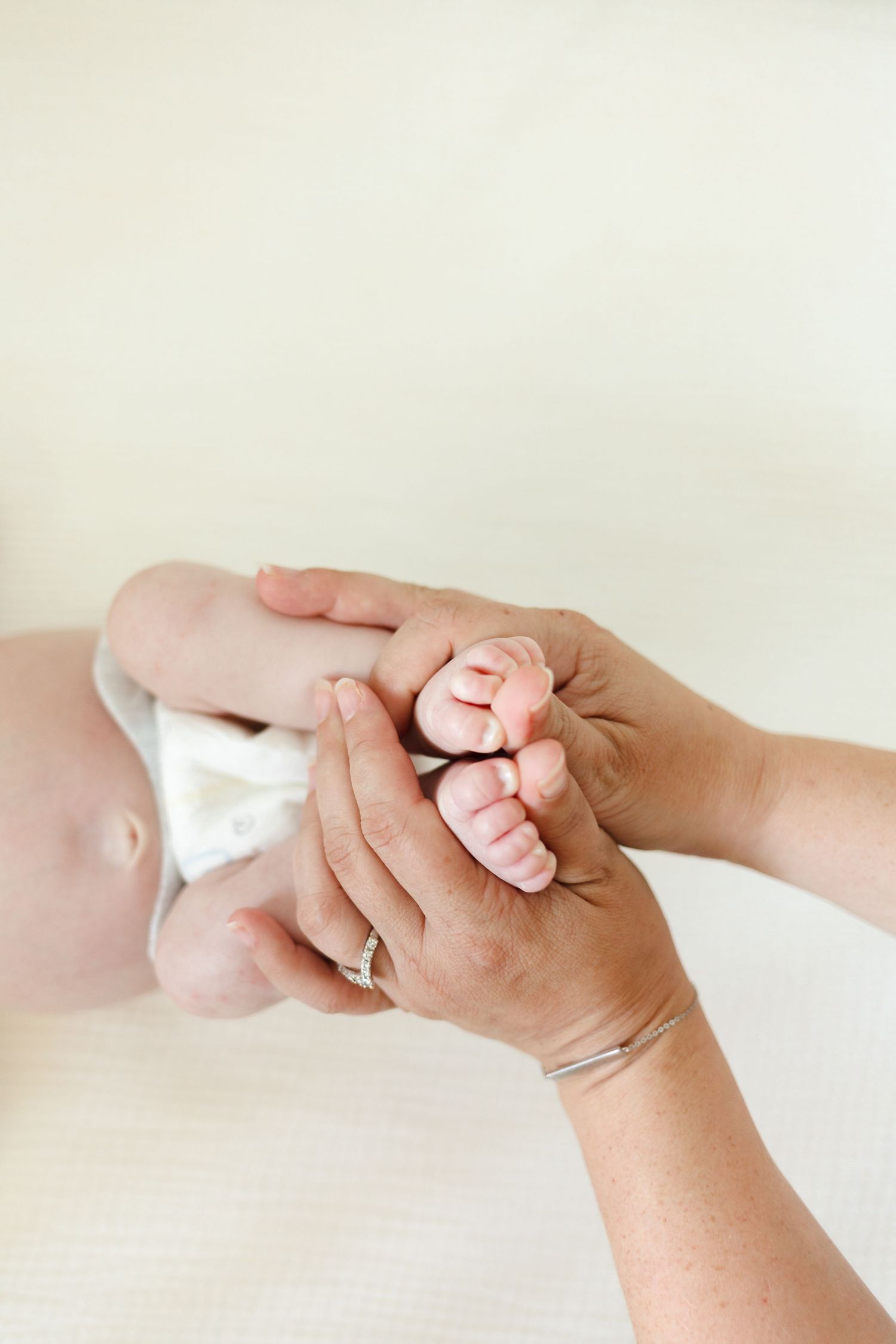 newborn baby detail photos in home newborn photoshoot feet