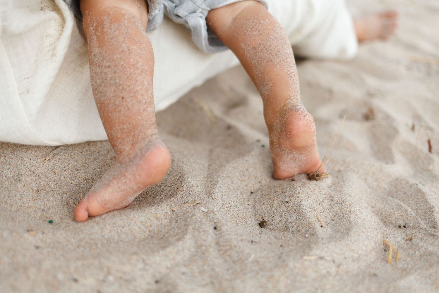 Beach family photoshoot. Palm beach family photographer. Mommy and me photoshoot. Beach family photographer.