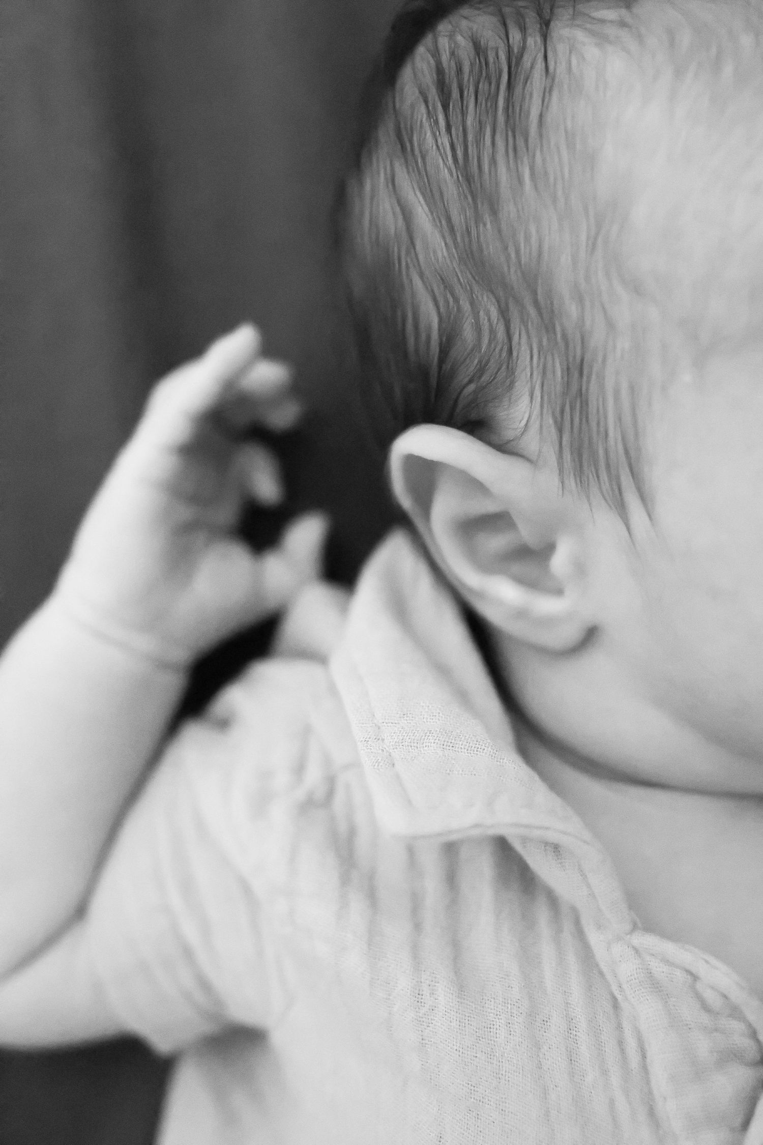 newborn baby detail photos in home newborn photoshoot
