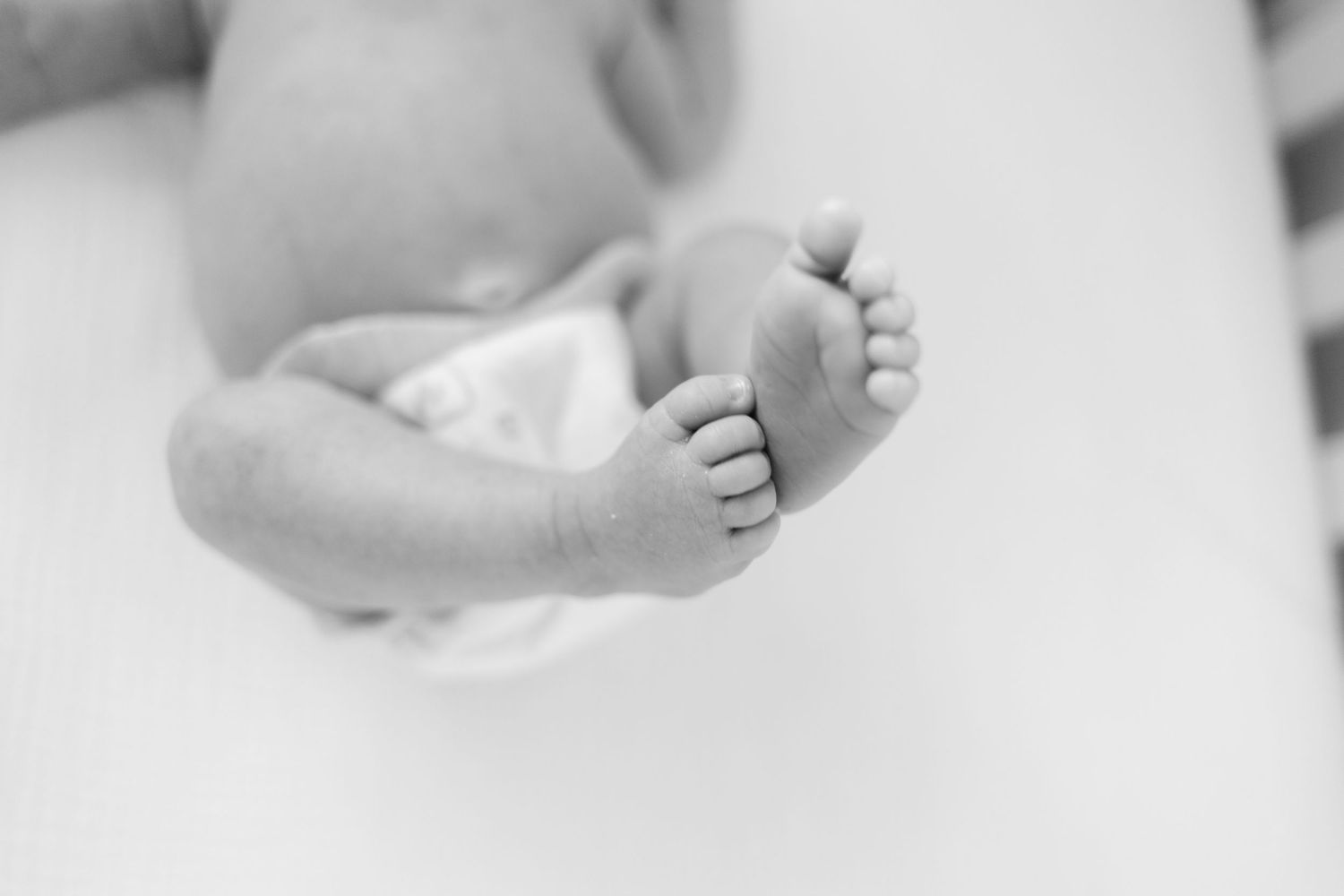 newborn baby detail photos in home newborn photoshoot
