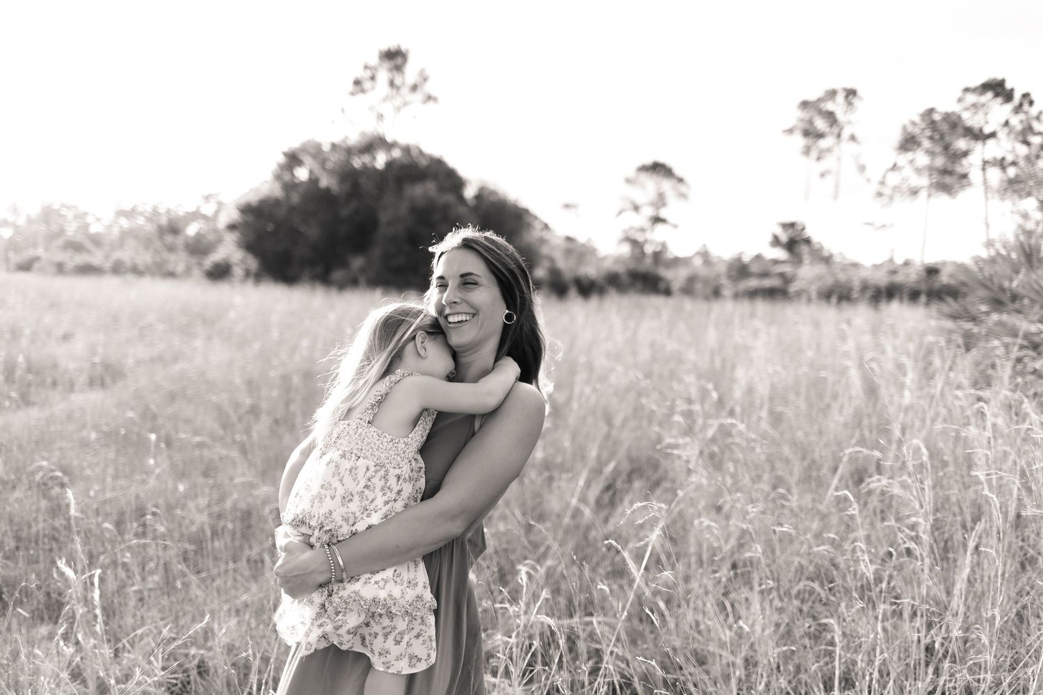 mommy and me photoshoot in a field