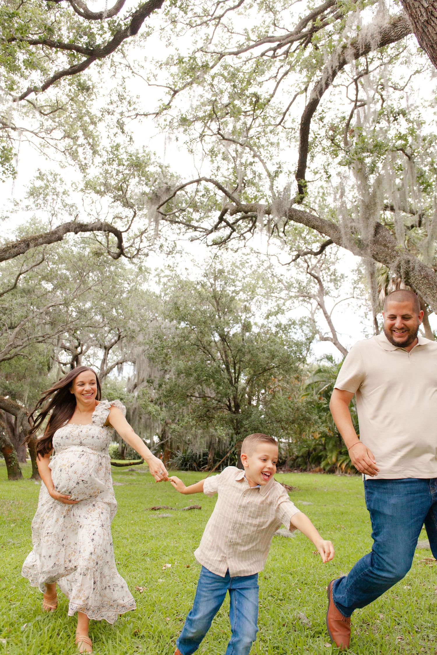 family maternity photoshoot