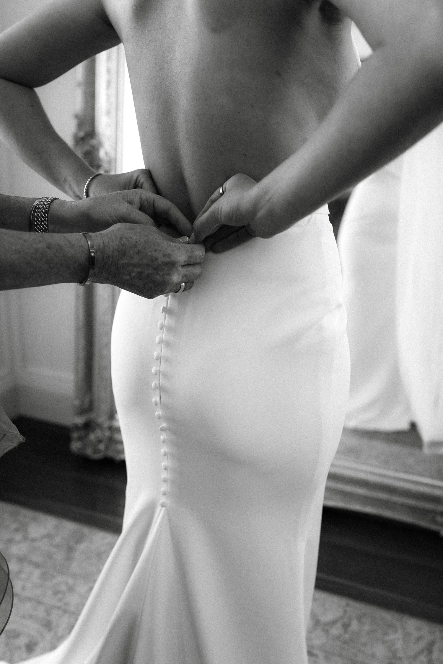 Toowoomba-based wedding photographer creating refined, emotive wedding imagery with a documentary and editorial style. Gabbinbar
