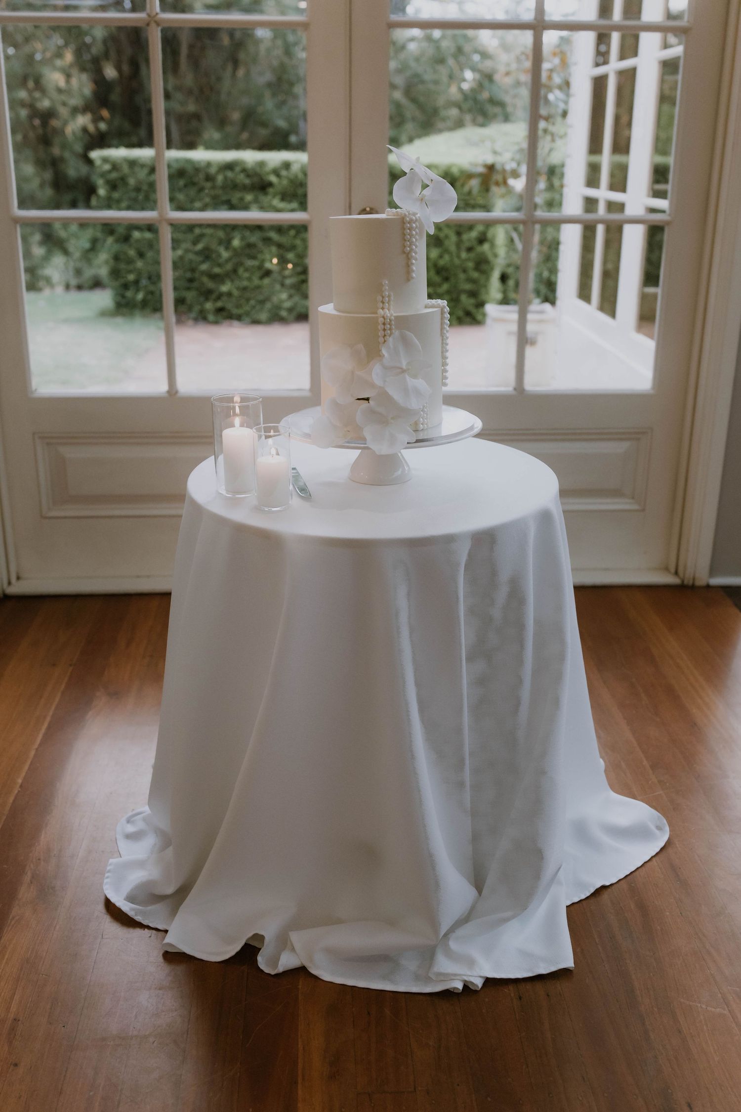 Gabbinbar homestead Toowoomba wedding, wedding cake fine art editorial wedding QLD Destination wedding Photographer