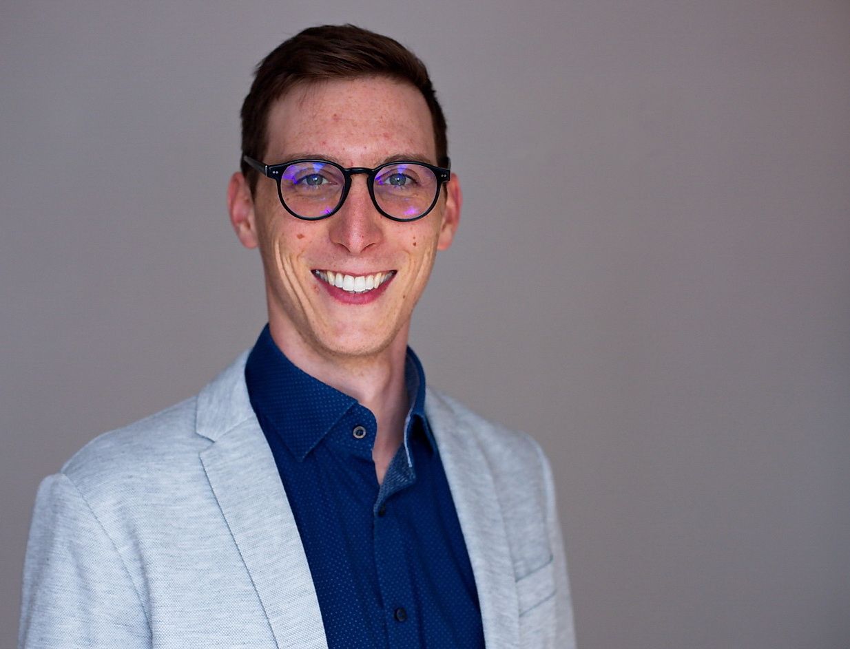 Bewerbungsfoto-Langenfeld-Hilden-Monheim-Leichlingen-Leverkusen-Duesseldorf-kompetent-individuell-professionell-tipps-ou