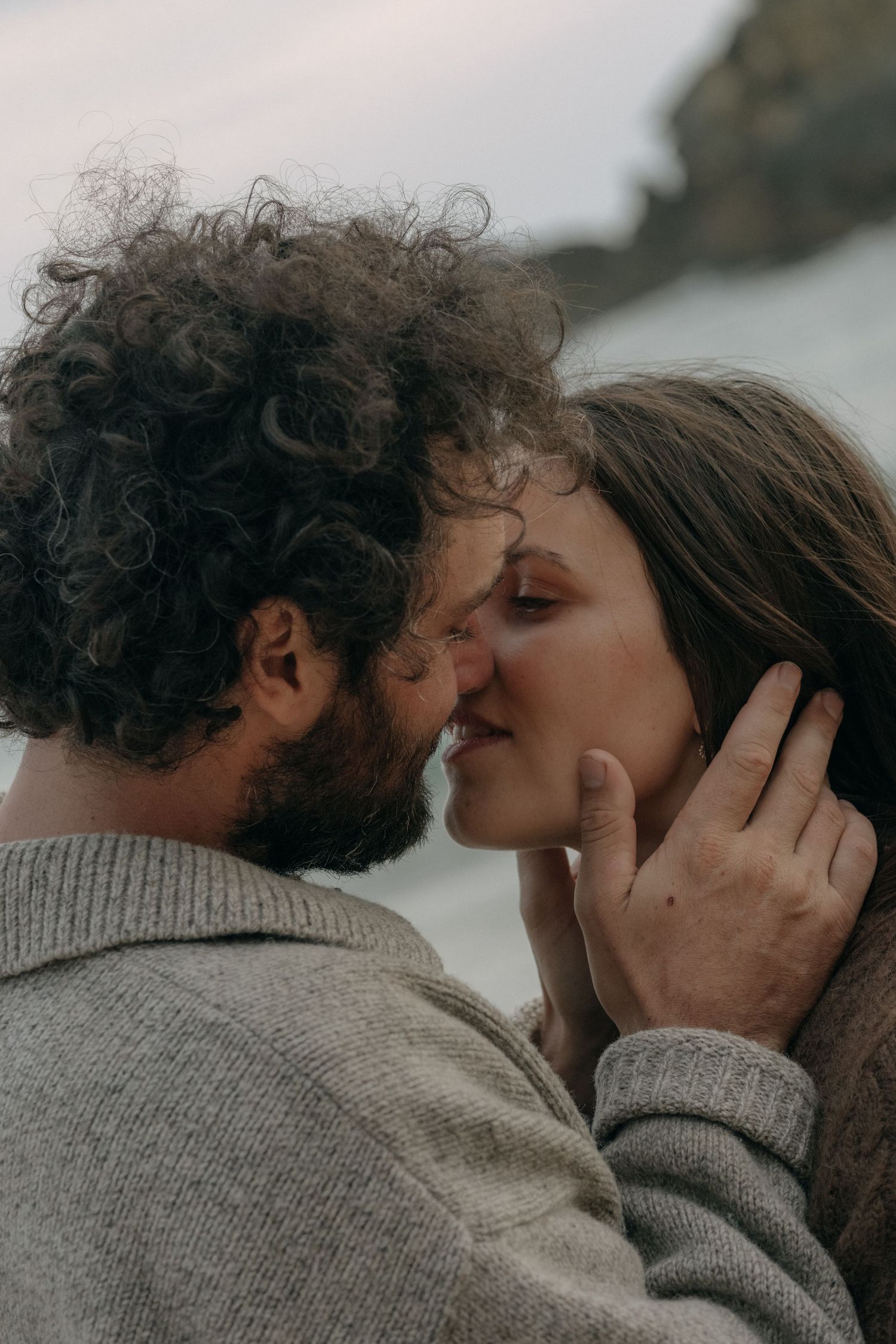 Intimate couple photos near Warrnambool coastline.