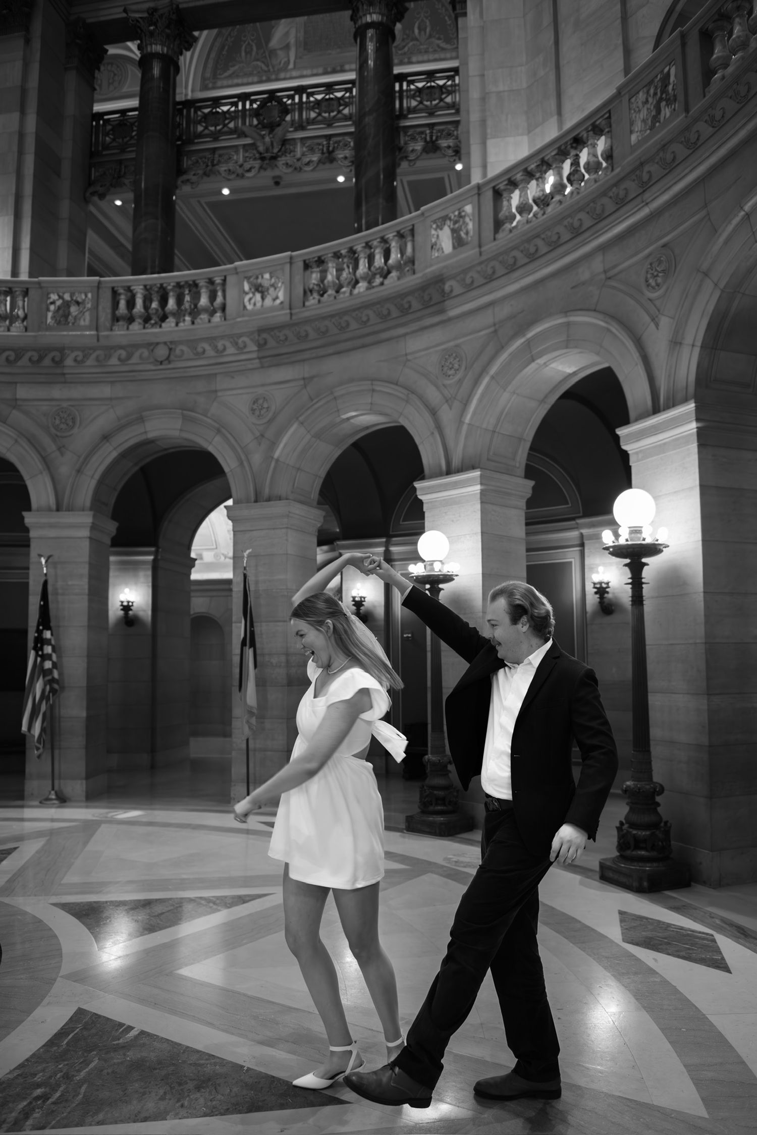 engagement photos inside minnesota state capitol
