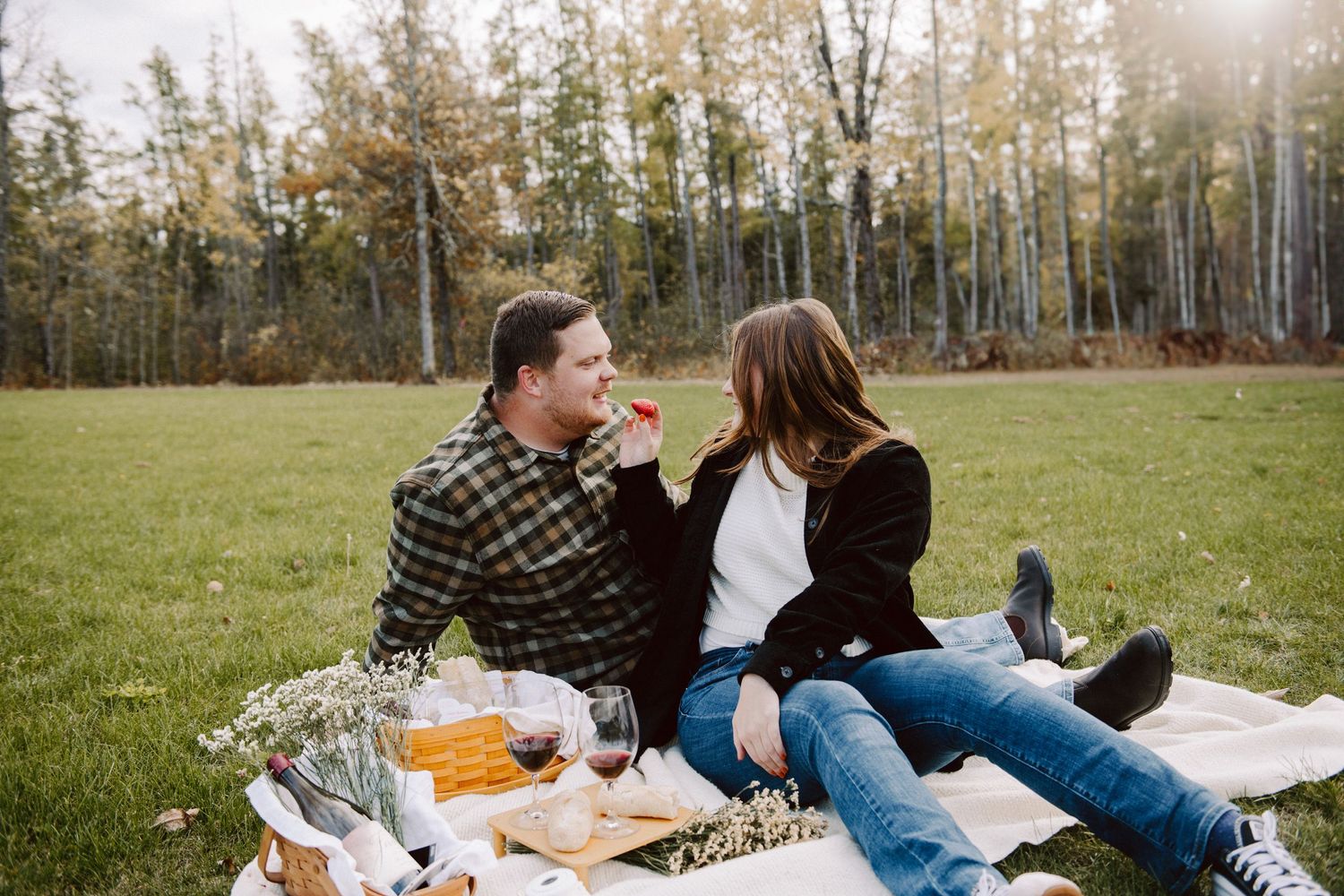 fall picnic engagement pictures