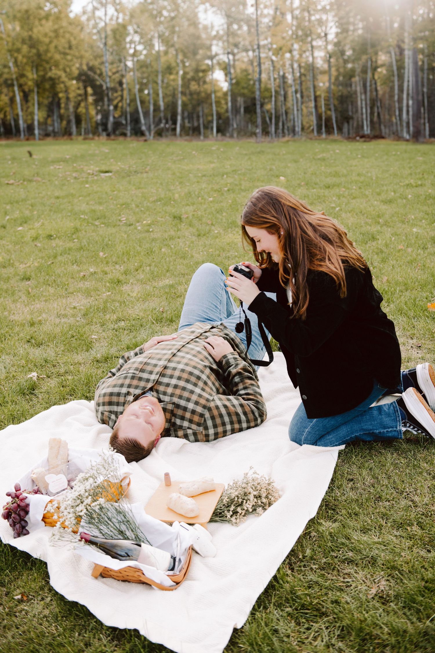 fall picnic engagement pictures