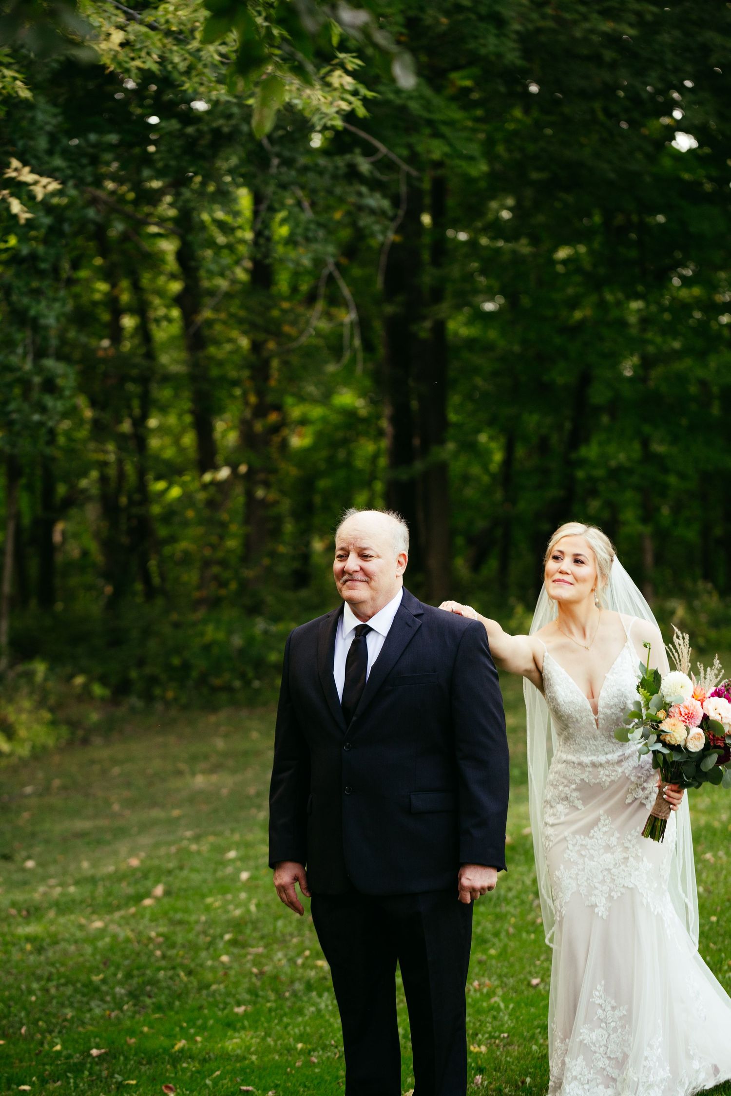 bride and father of bride first look