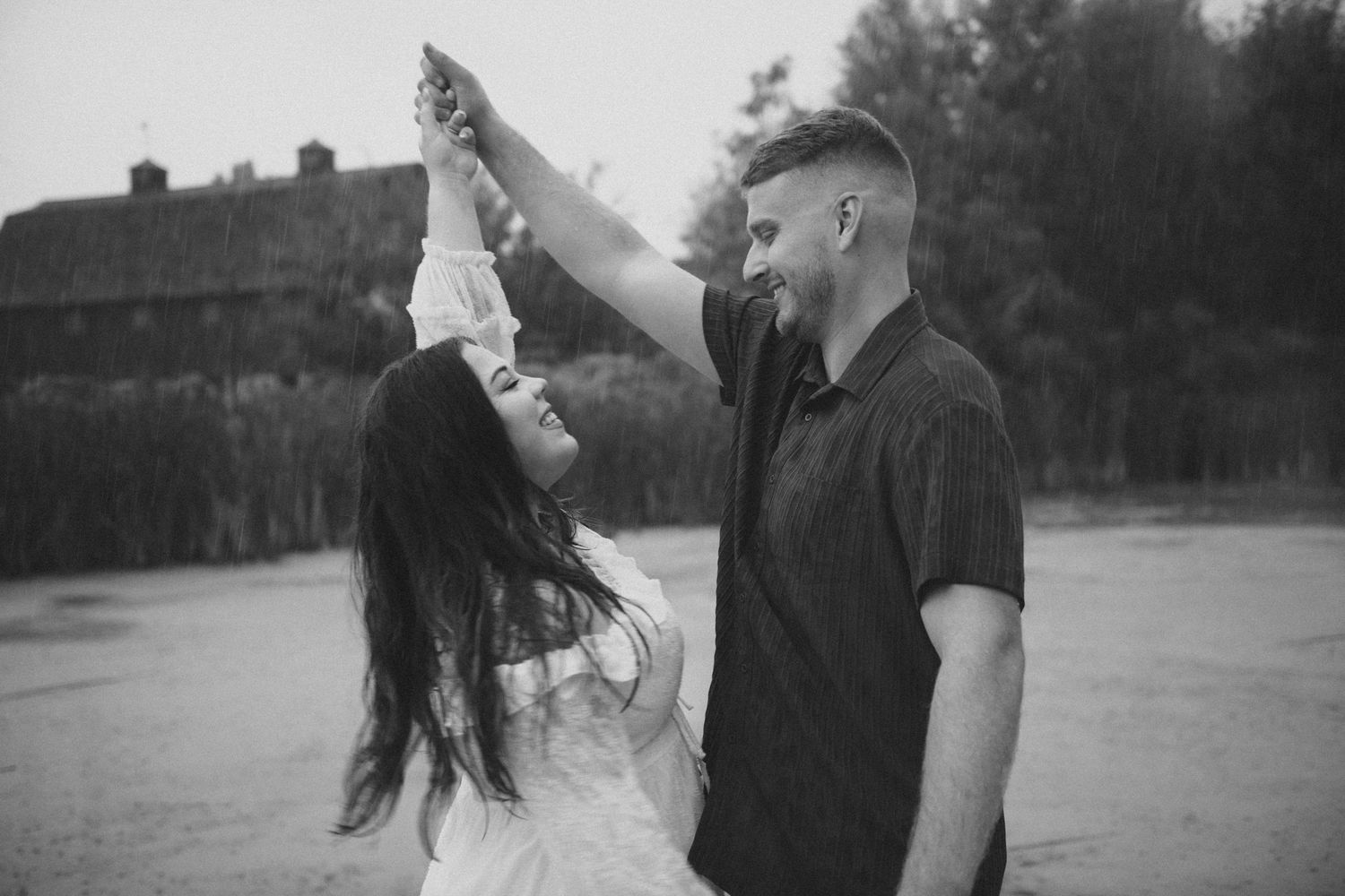 rainy day engagement photos