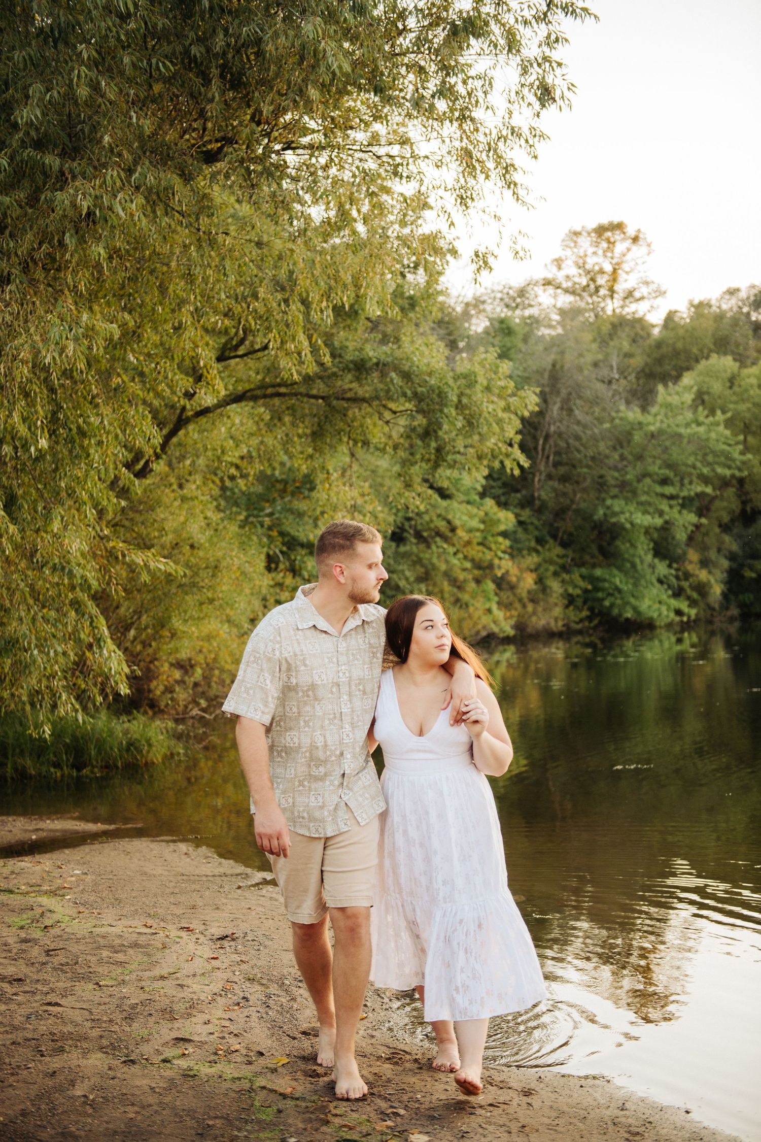 minnesota engagement pictures on lake