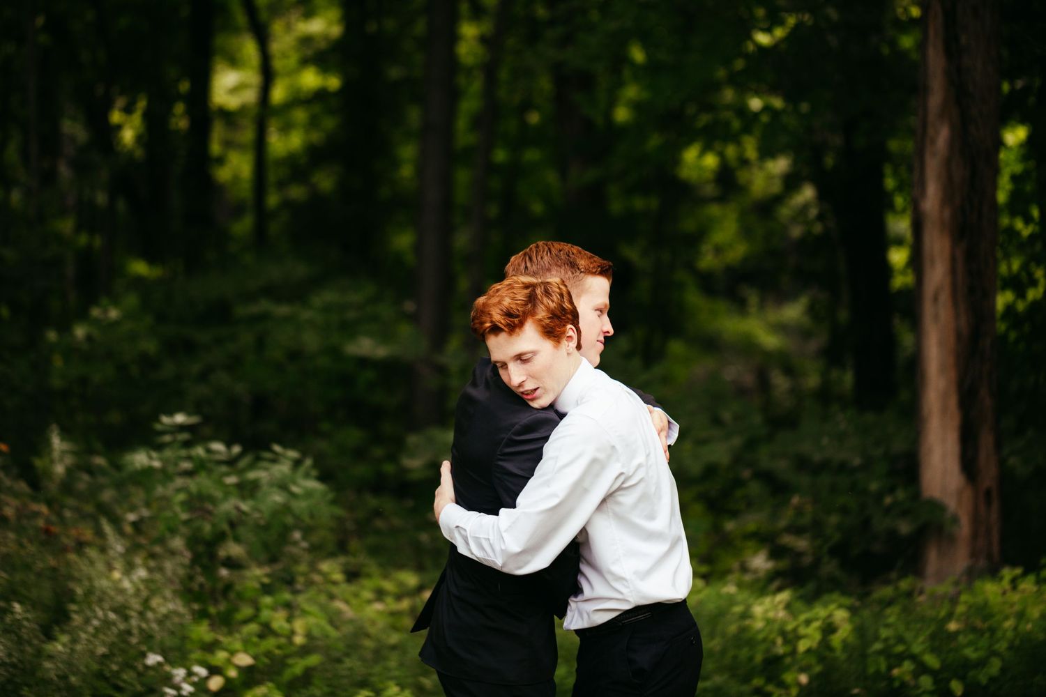 groom and groomsmen portrait