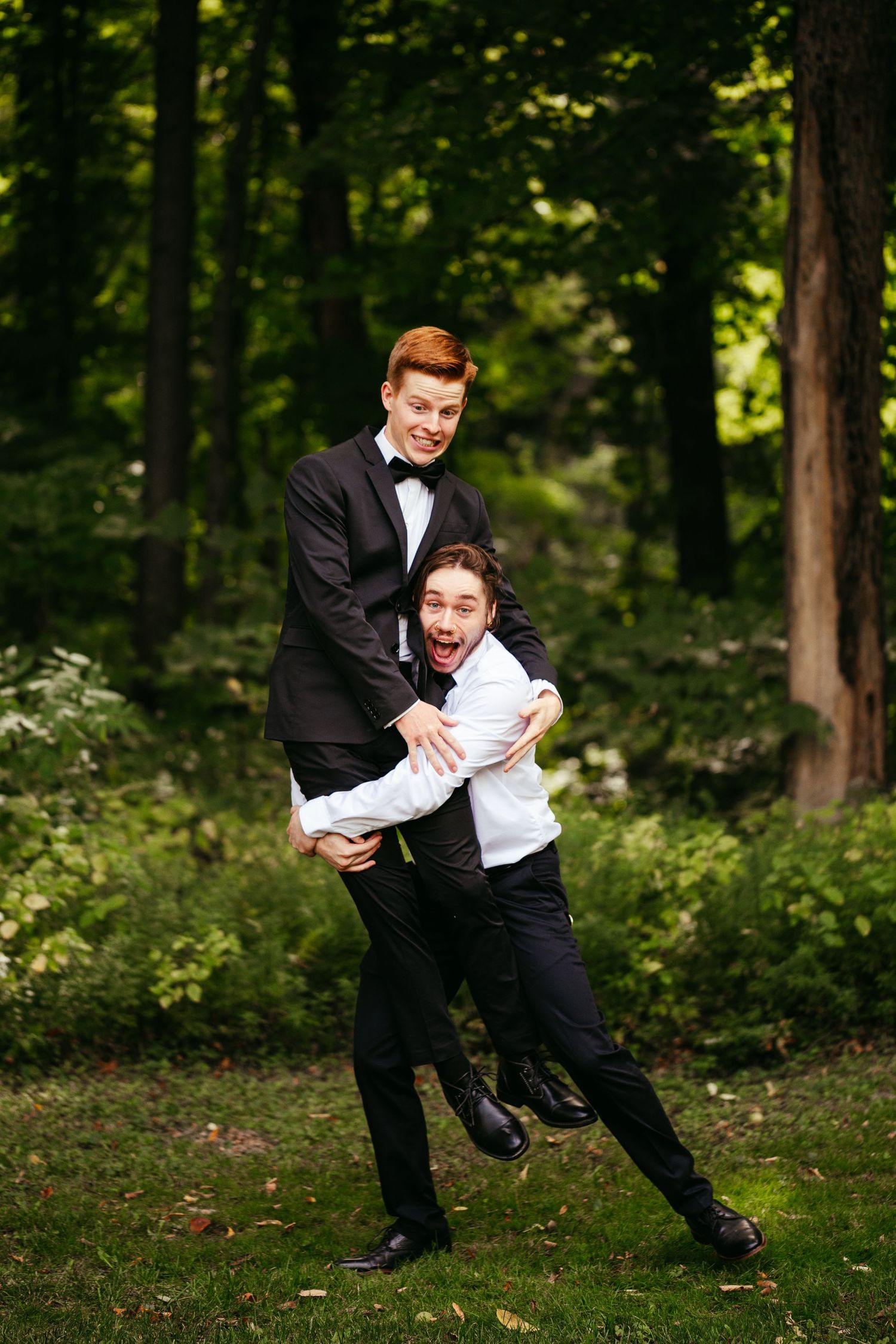 groomsmen portraits