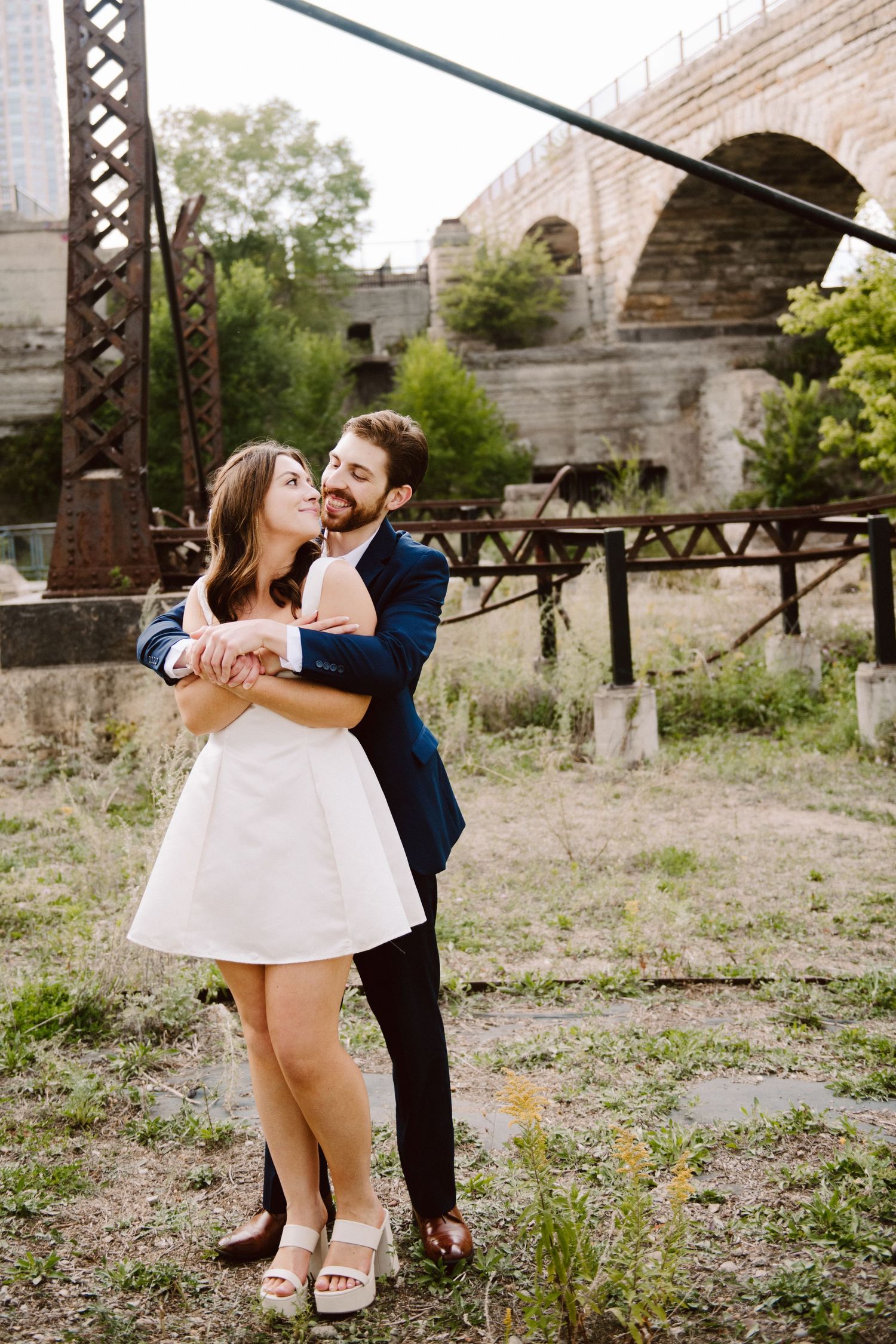 engagement pictures in minneapolis at gold medal park