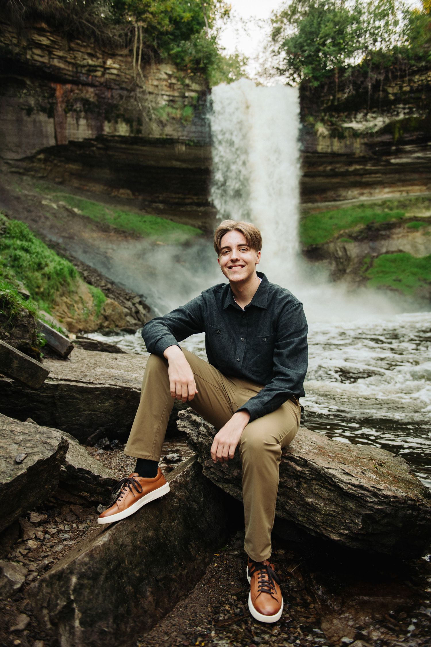 minnehaha falls minnesota senior photos