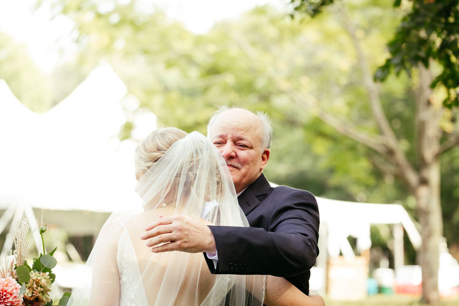 bride and father of bride first look