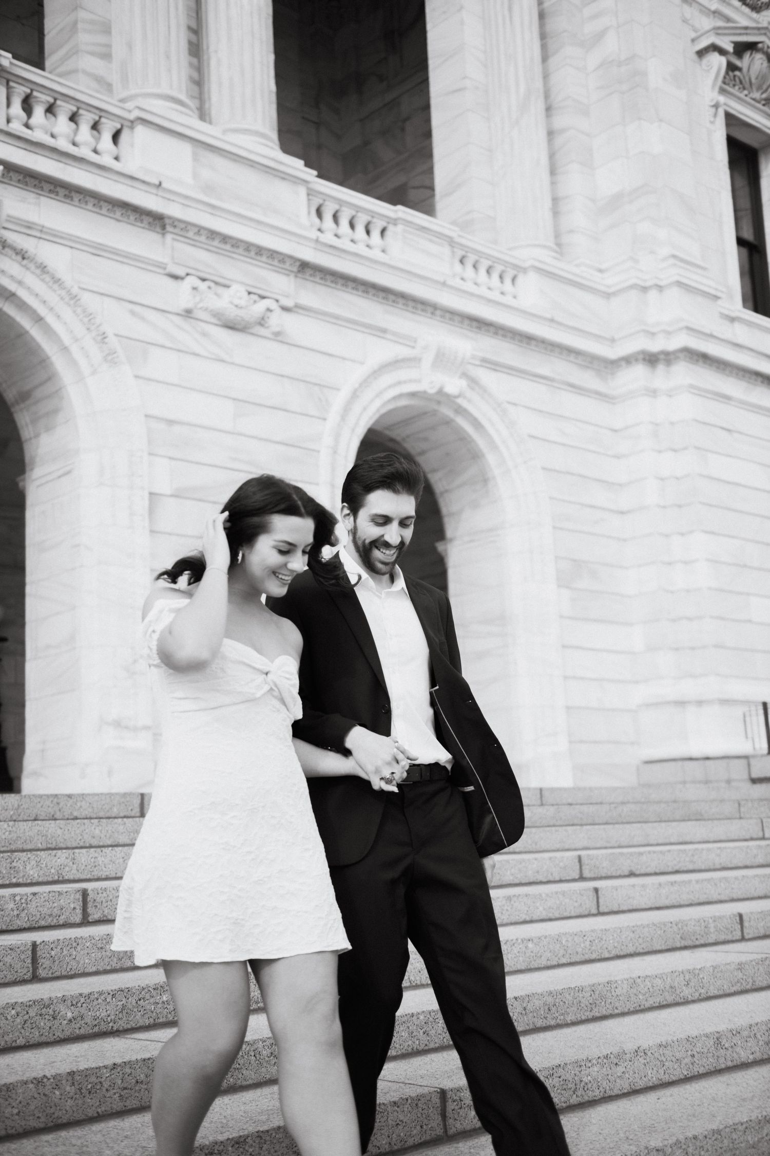 black and white engagement pictures at minnesota state capitol