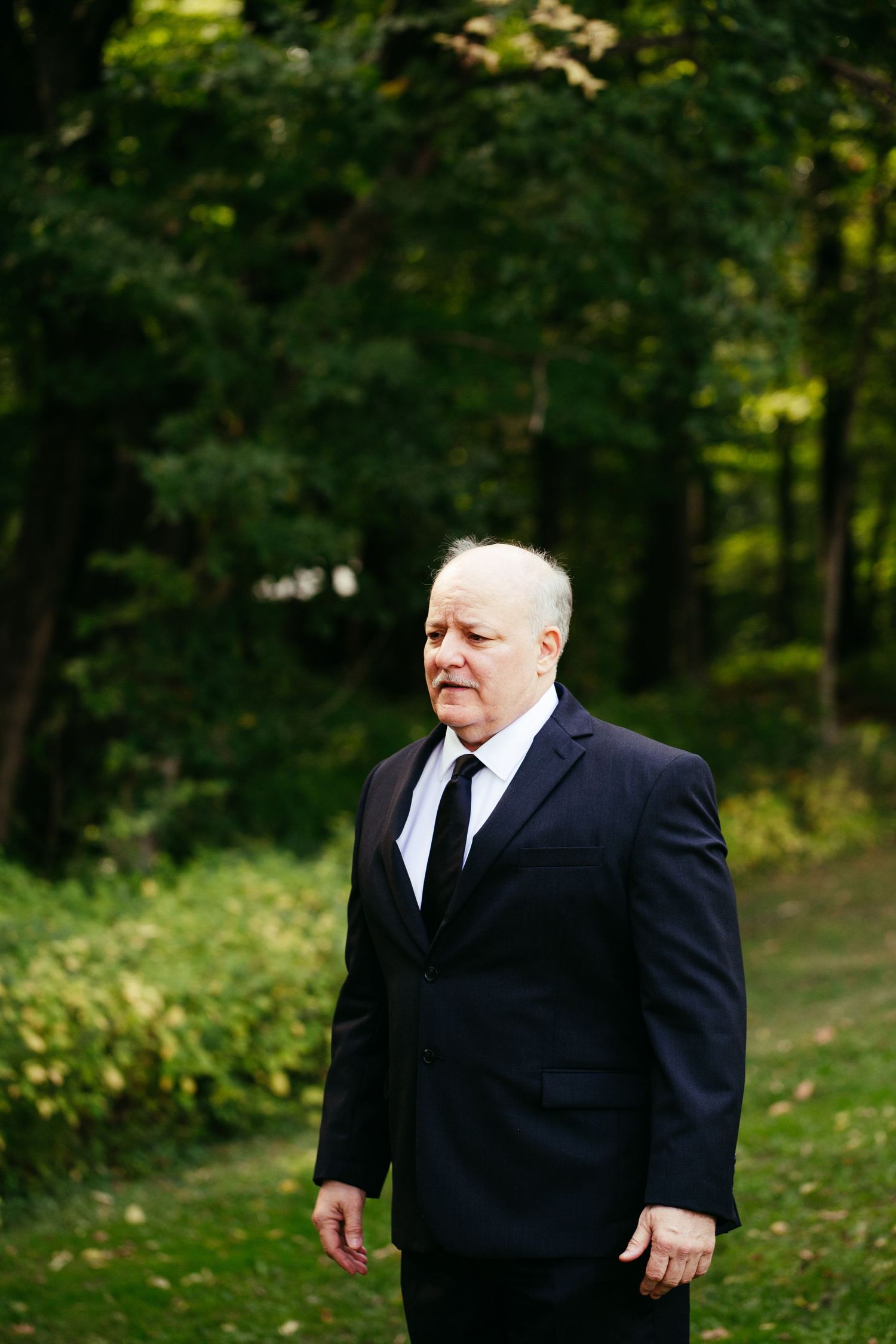 bride and father of bride first look